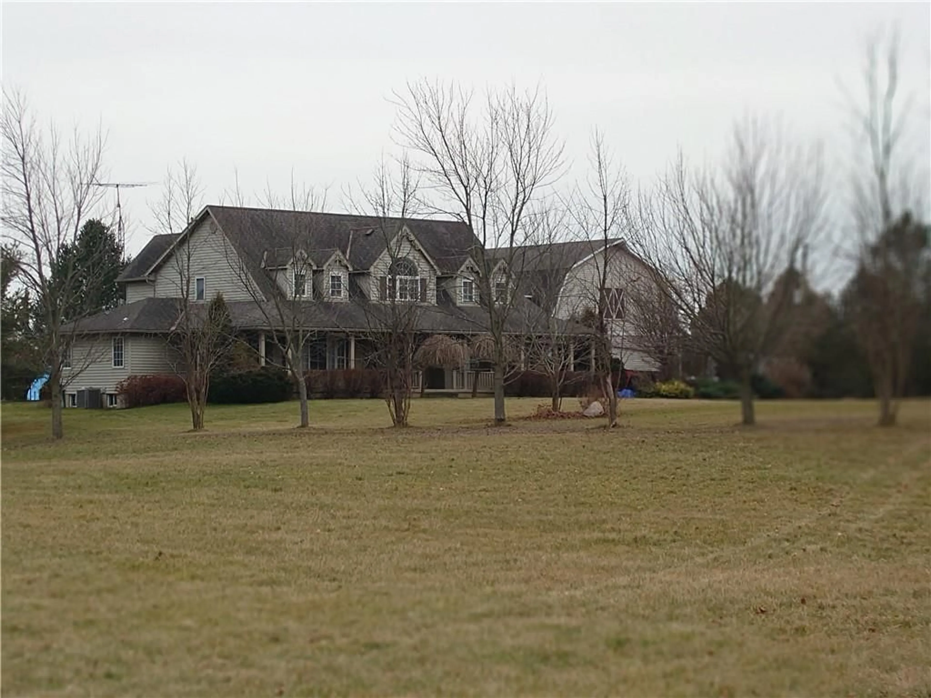 Frontside or backside of a home for 100 BROAD Rd, Haldimand Ontario N3W 2E9