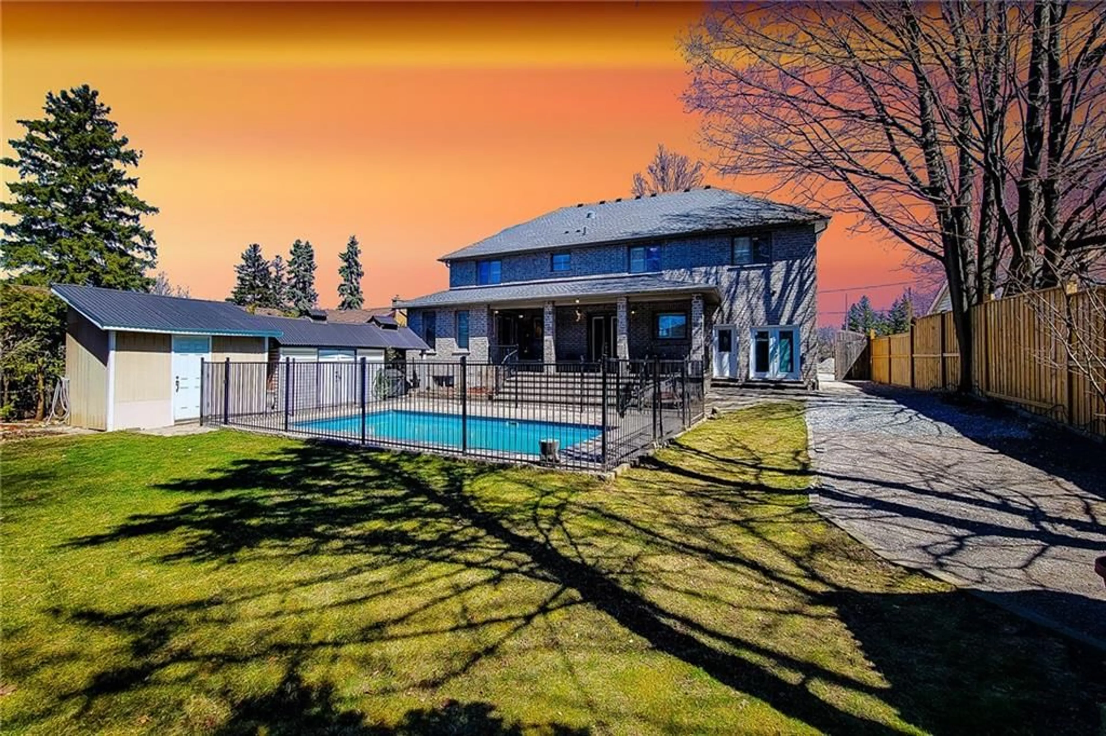 Indoor or outdoor pool for 17 MILLER Dr, Ancaster Ontario L9G 2H9