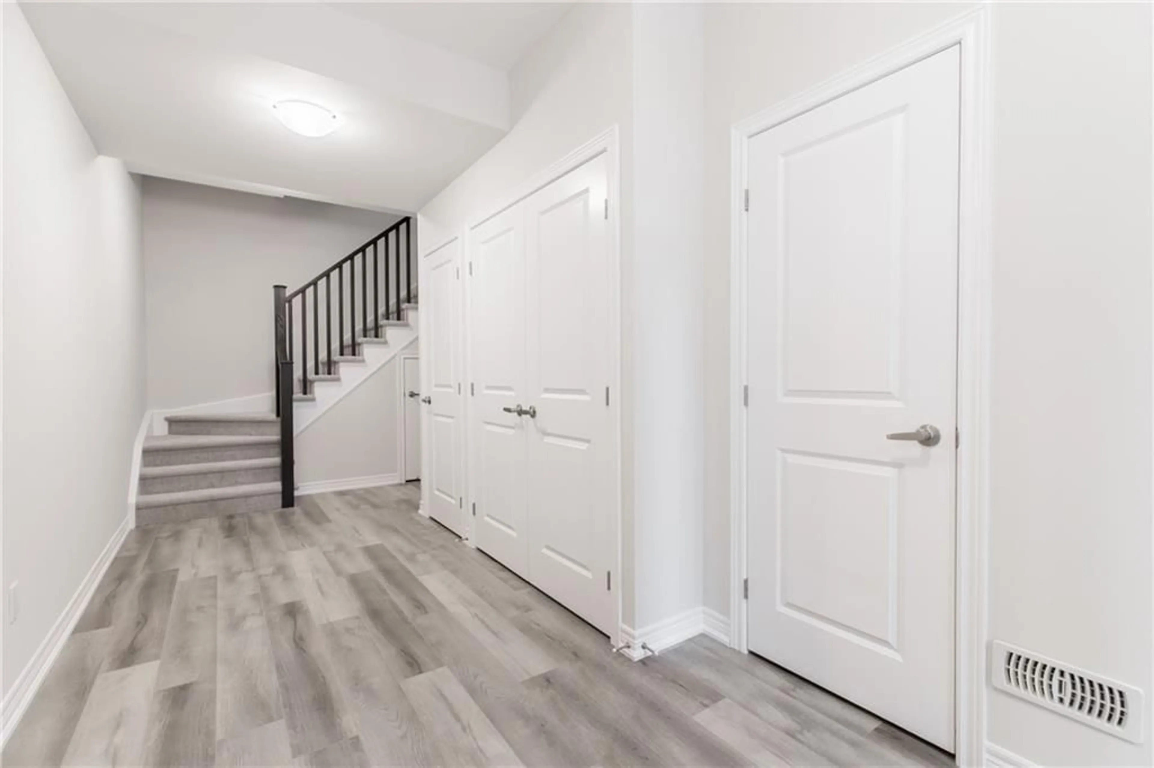 Indoor entryway for 19 Picardy Dr #27, Stoney Creek Ontario L8J 0M7