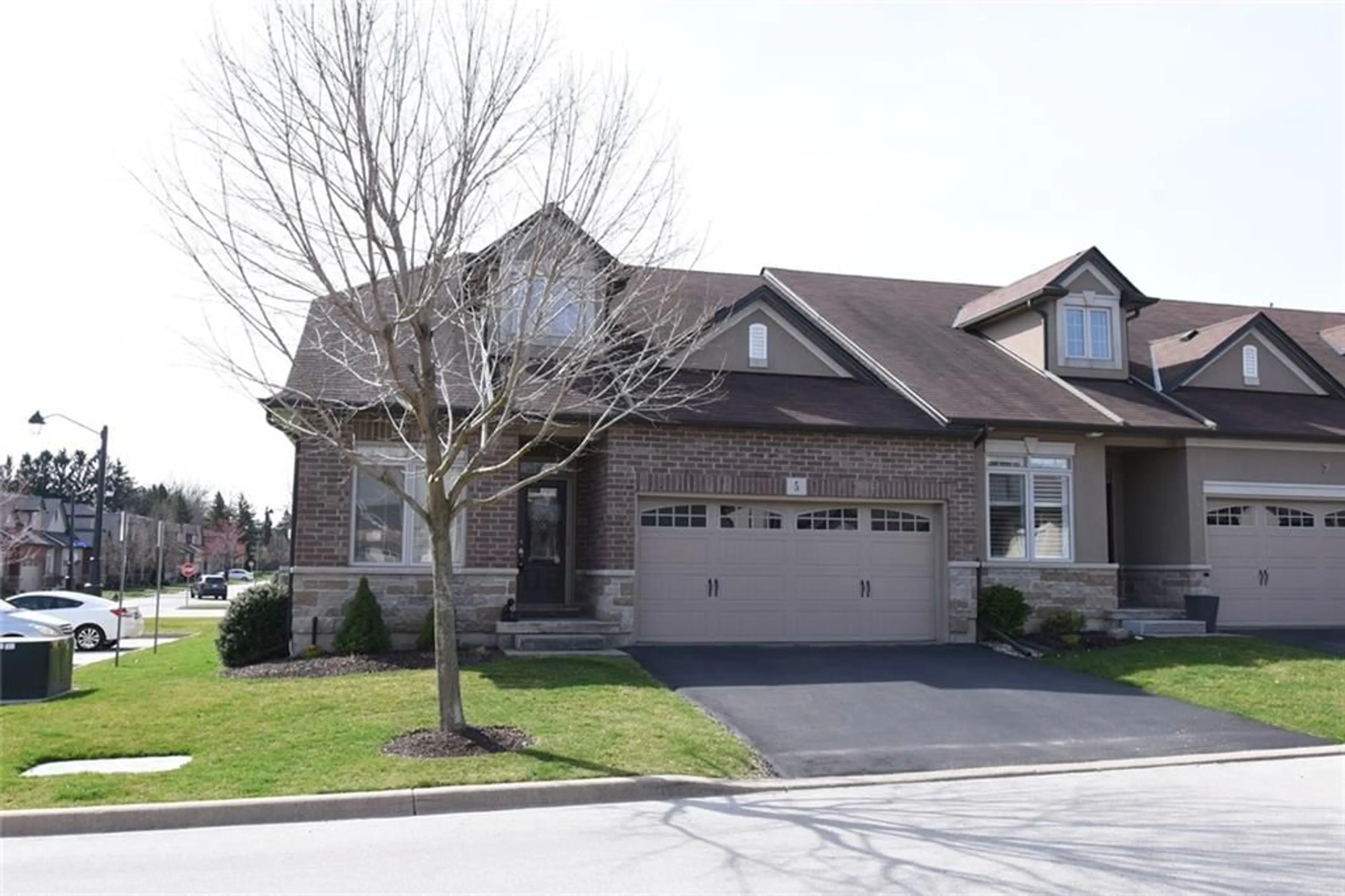 A pic from exterior of the house or condo for 5 Burgundy Grove, Ancaster Ontario L9K 0E7
