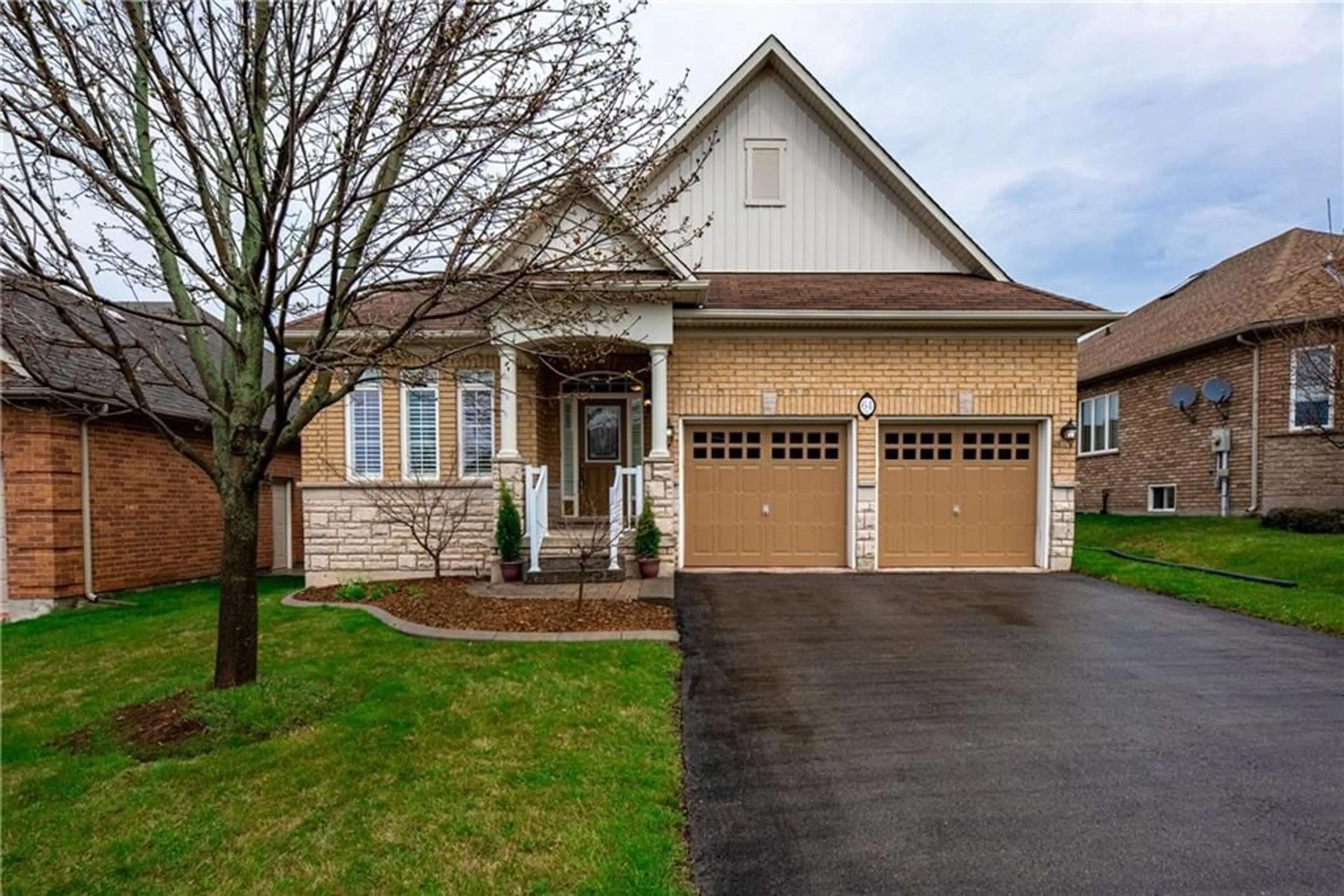 Frontside or backside of a home for 64 Morris Trail, Welland Ontario L3B 6G6