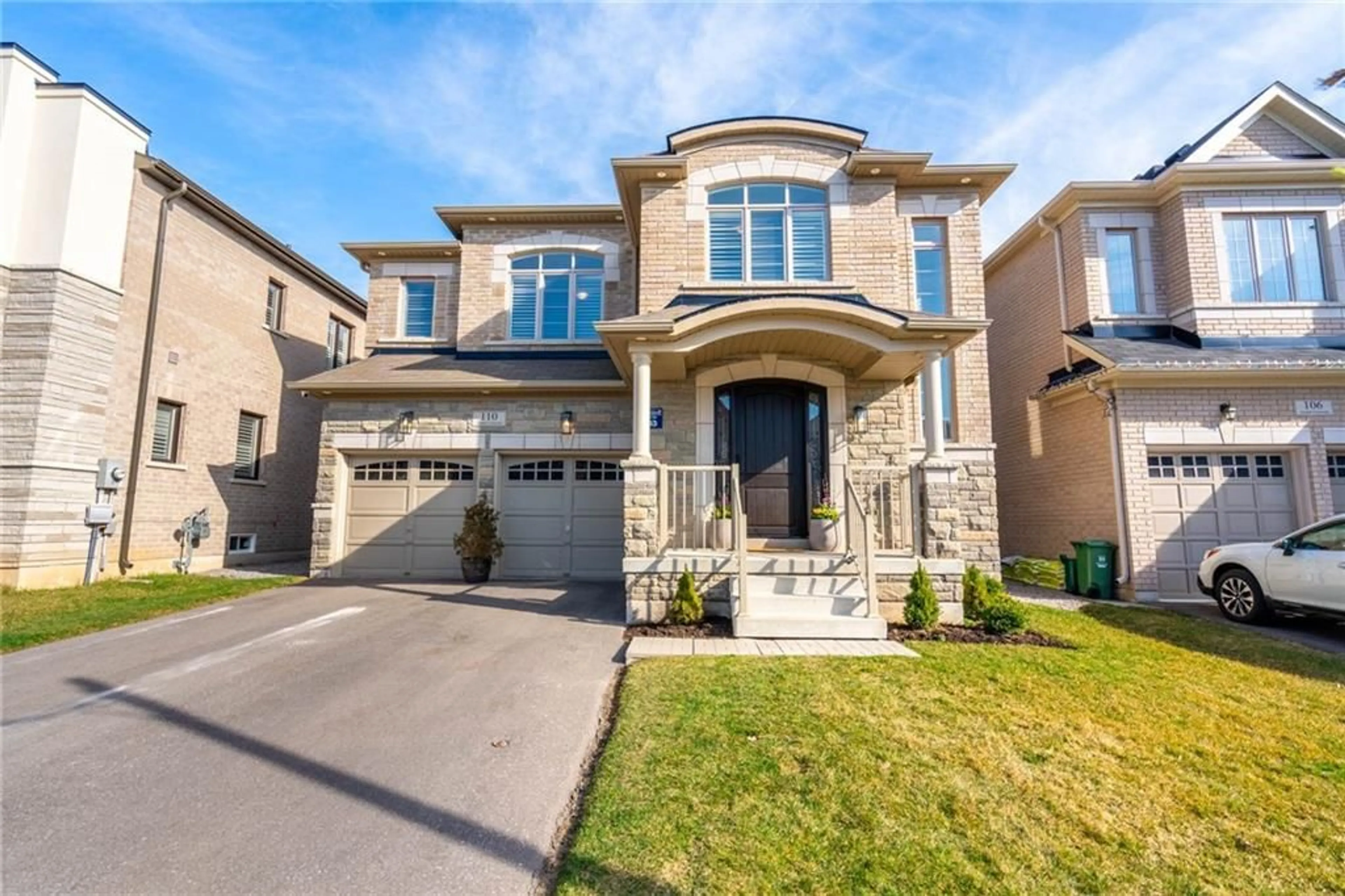 Frontside or backside of a home for 110 Avanti Cres, Waterdown Ontario L8B 1W8
