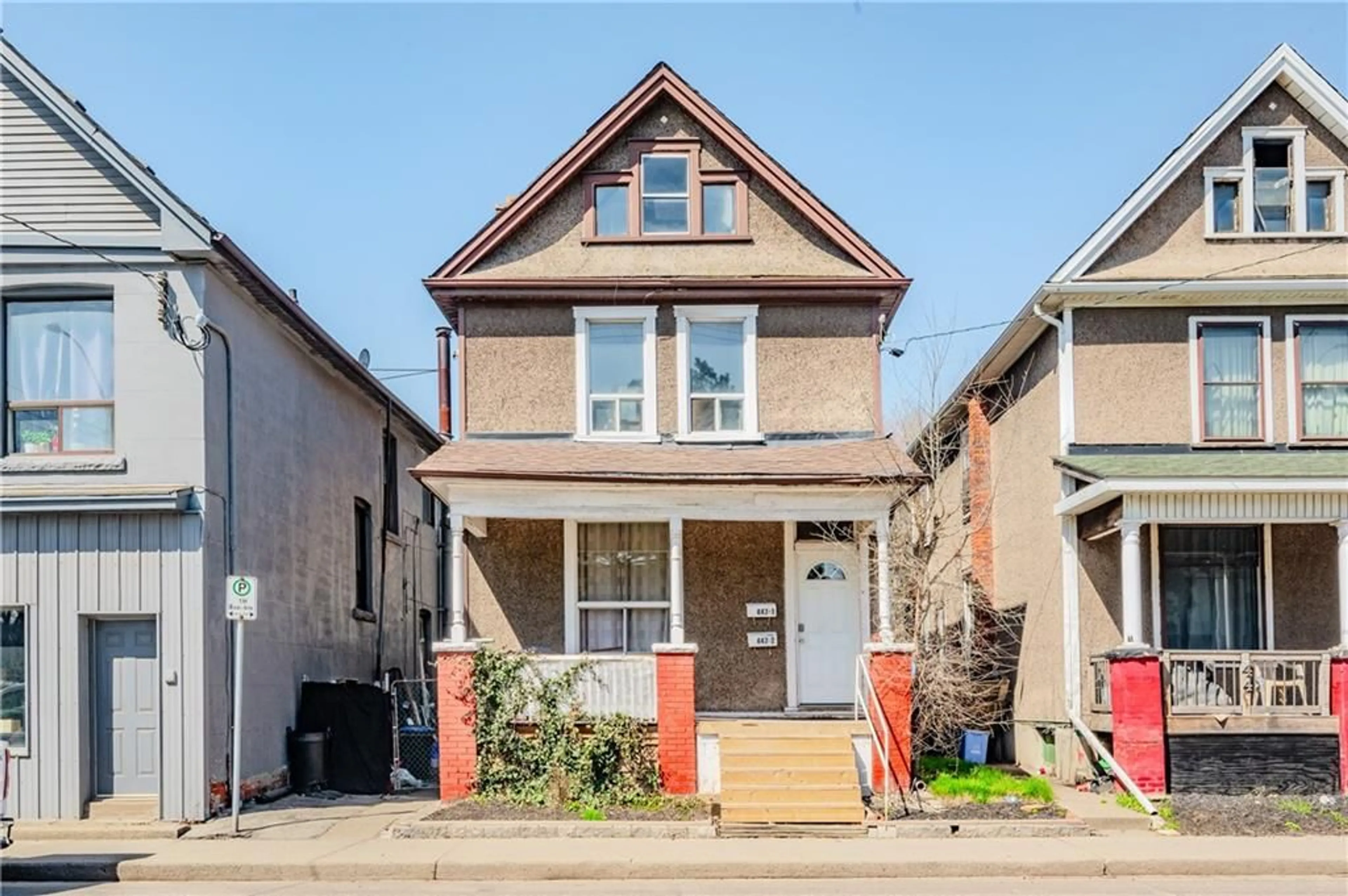 Frontside or backside of a home for 447 WENTWORTH St, Hamilton Ontario L8L 5W7