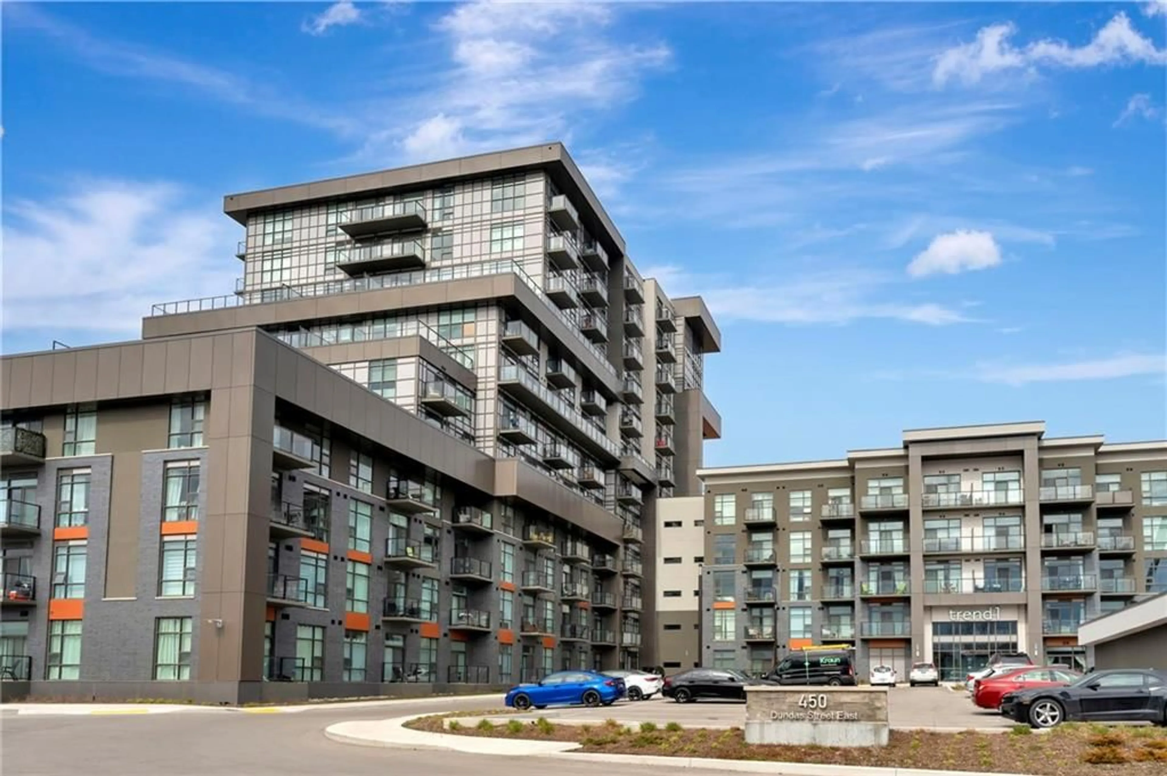 A pic from exterior of the house or condo for 450 Dundas St #404, Waterdown Ontario L8B 1Z2