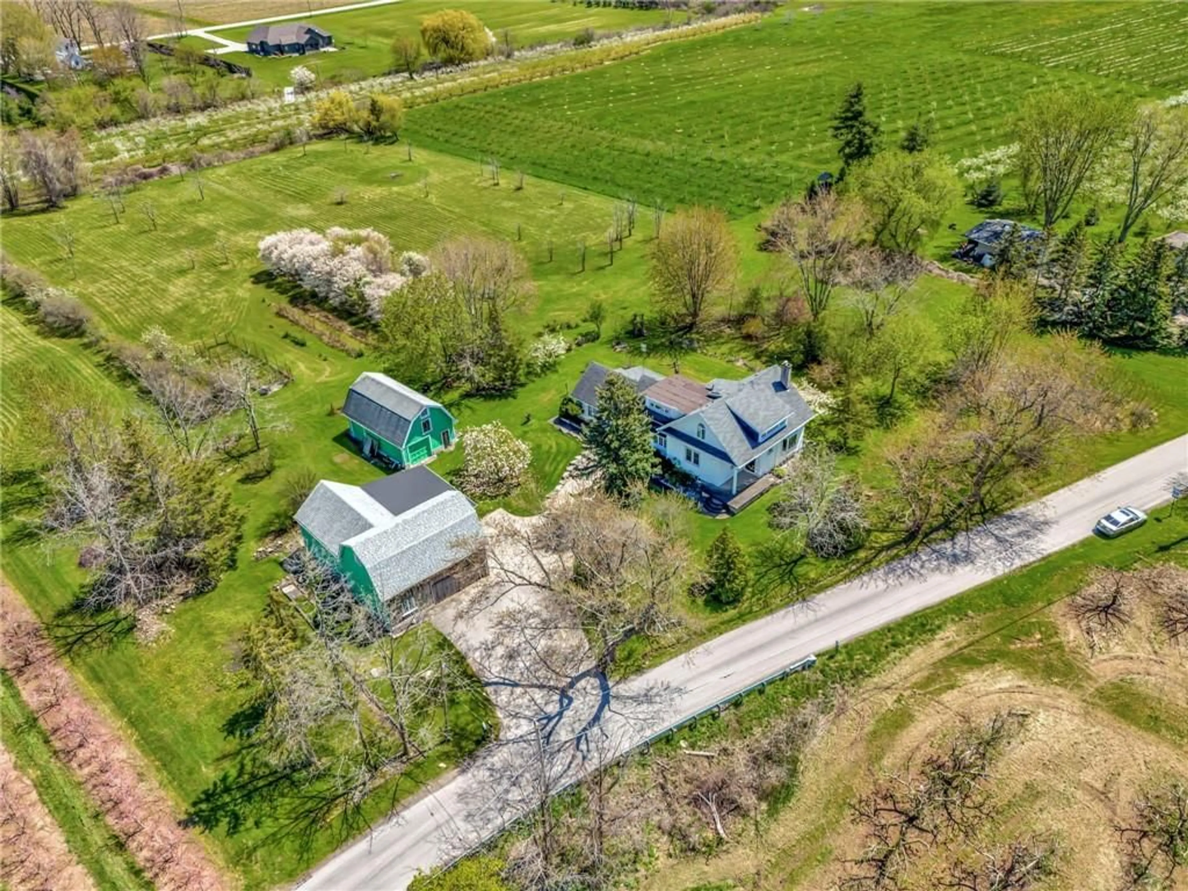 Fenced yard for 4575 Thirty Rd, Beamsville Ontario L0R 1B3