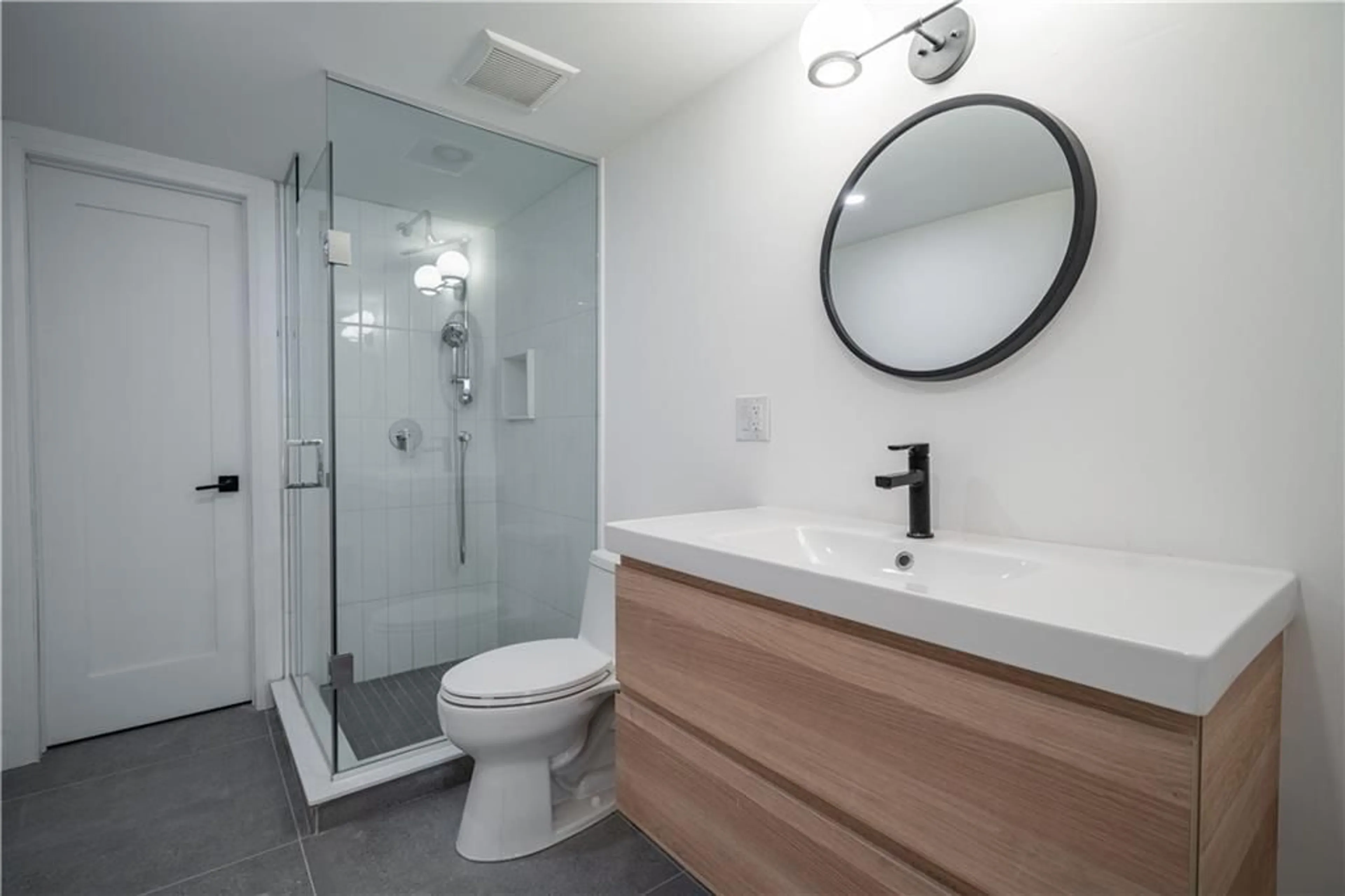 Bathroom for 58 SPRINGHURST Ave, Toronto Ontario M6K 1B6