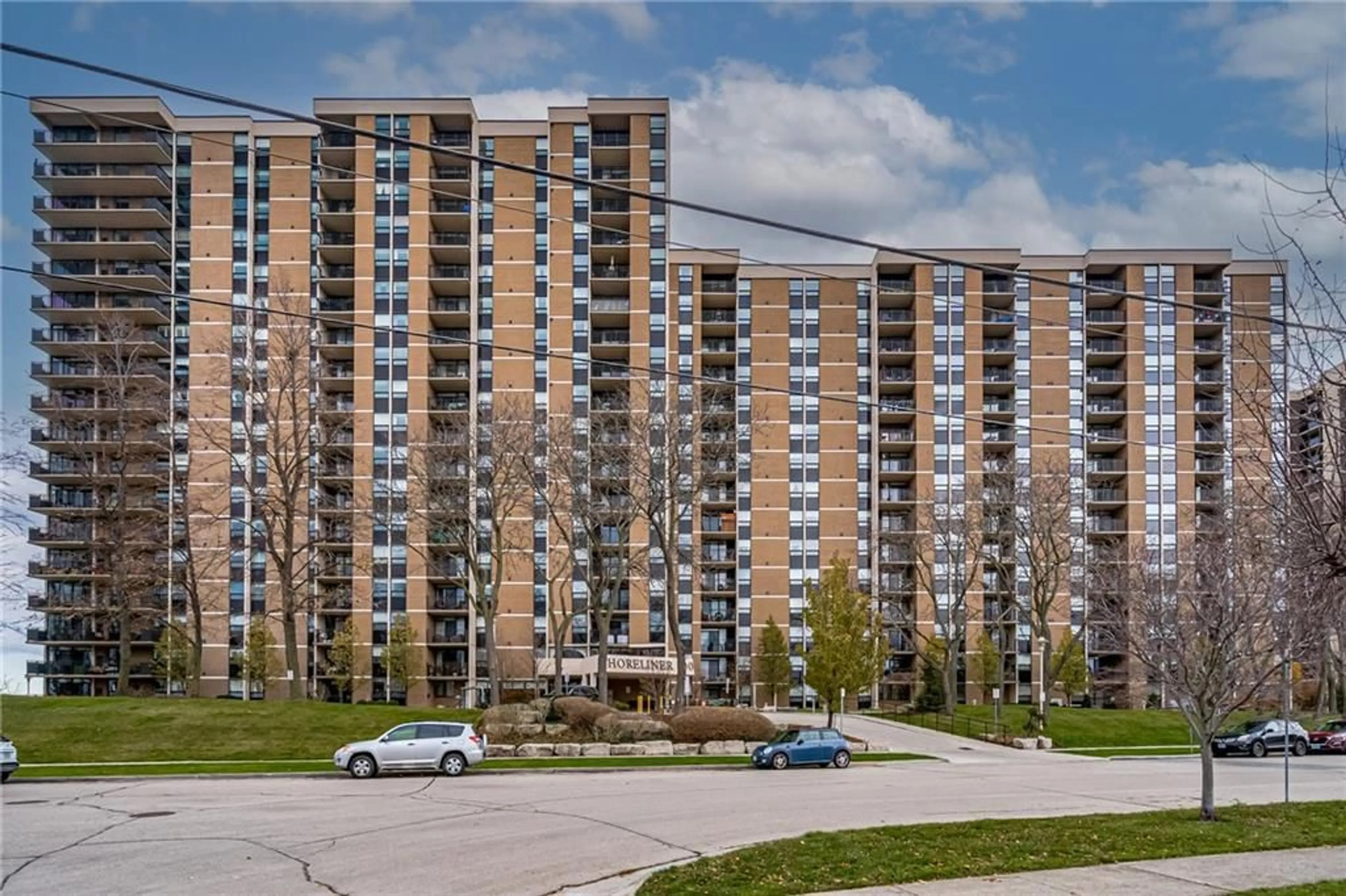 A pic from exterior of the house or condo for 500 Green Rd #507, Stoney Creek Ontario L8E 3M6