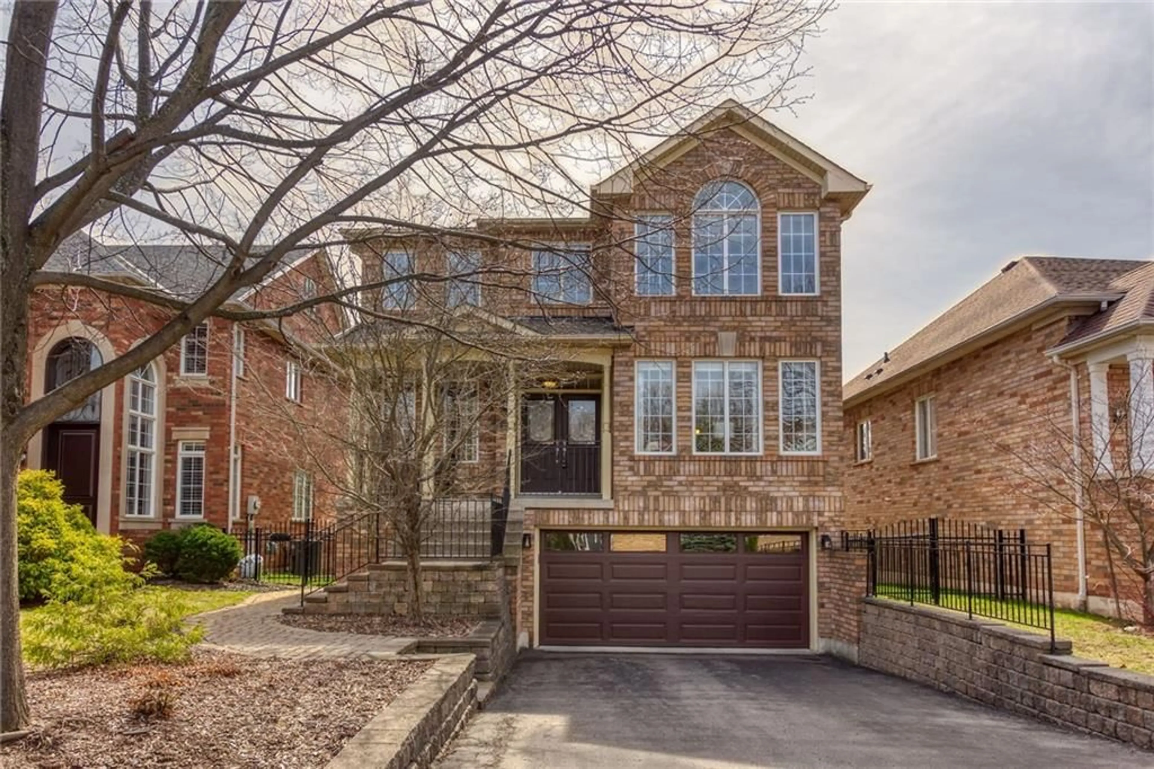 Home with brick exterior material for 2242 NIGHTINGALE Way, Oakville Ontario L6M 3S1