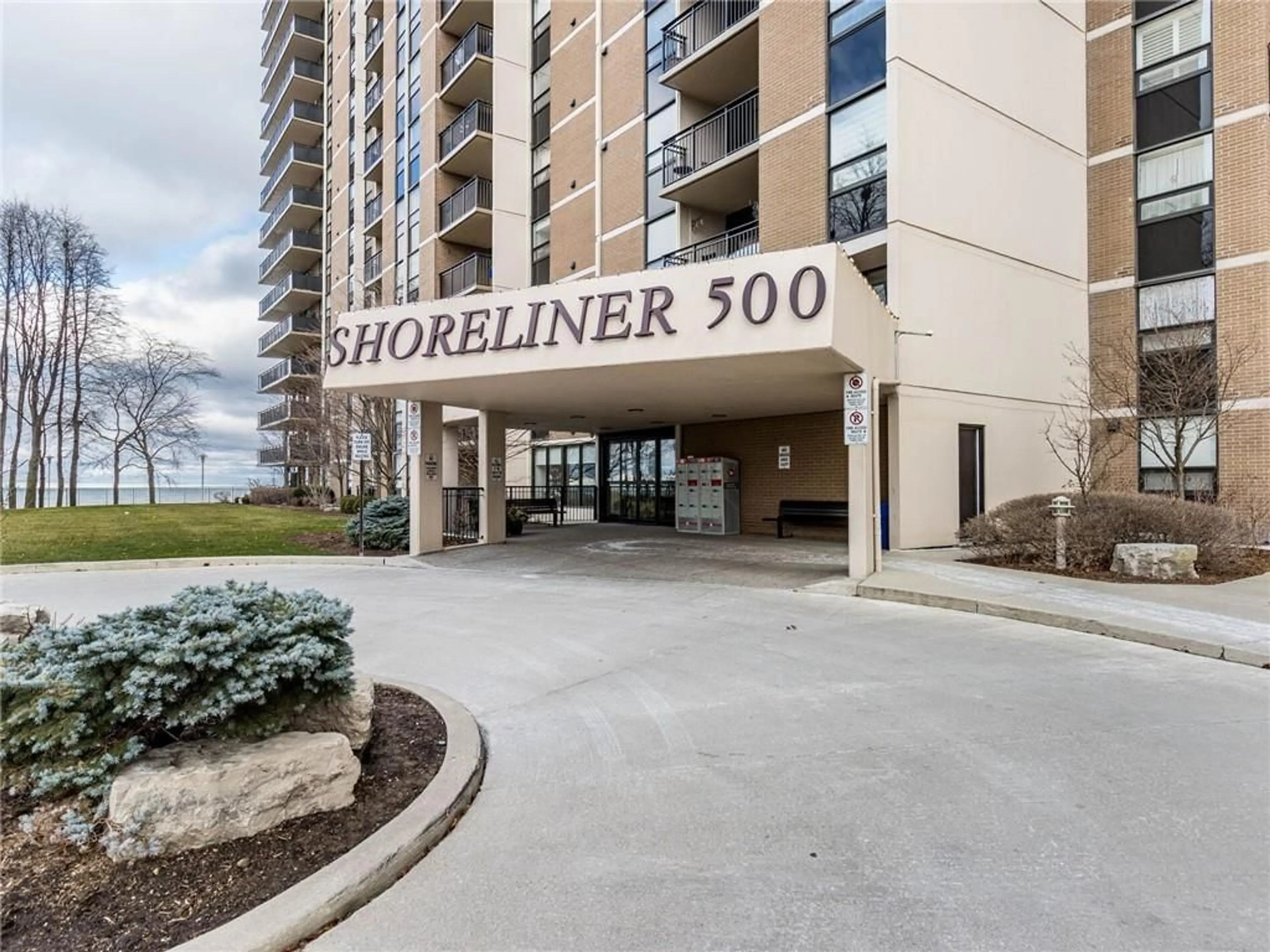 A pic from exterior of the house or condo for 500 GREEN Rd #408, Stoney Creek Ontario L8E 3M6