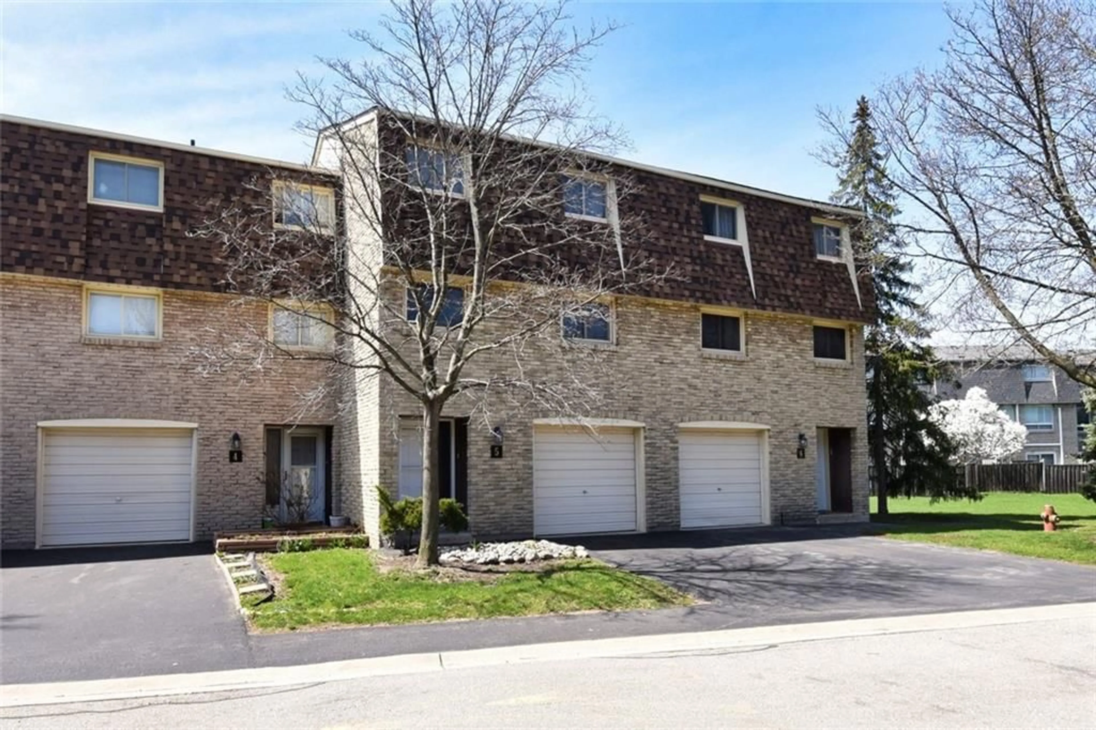 A pic from exterior of the house or condo for 1250 LIMERIDGE Rd #5, Hamilton Ontario L8W 1P1