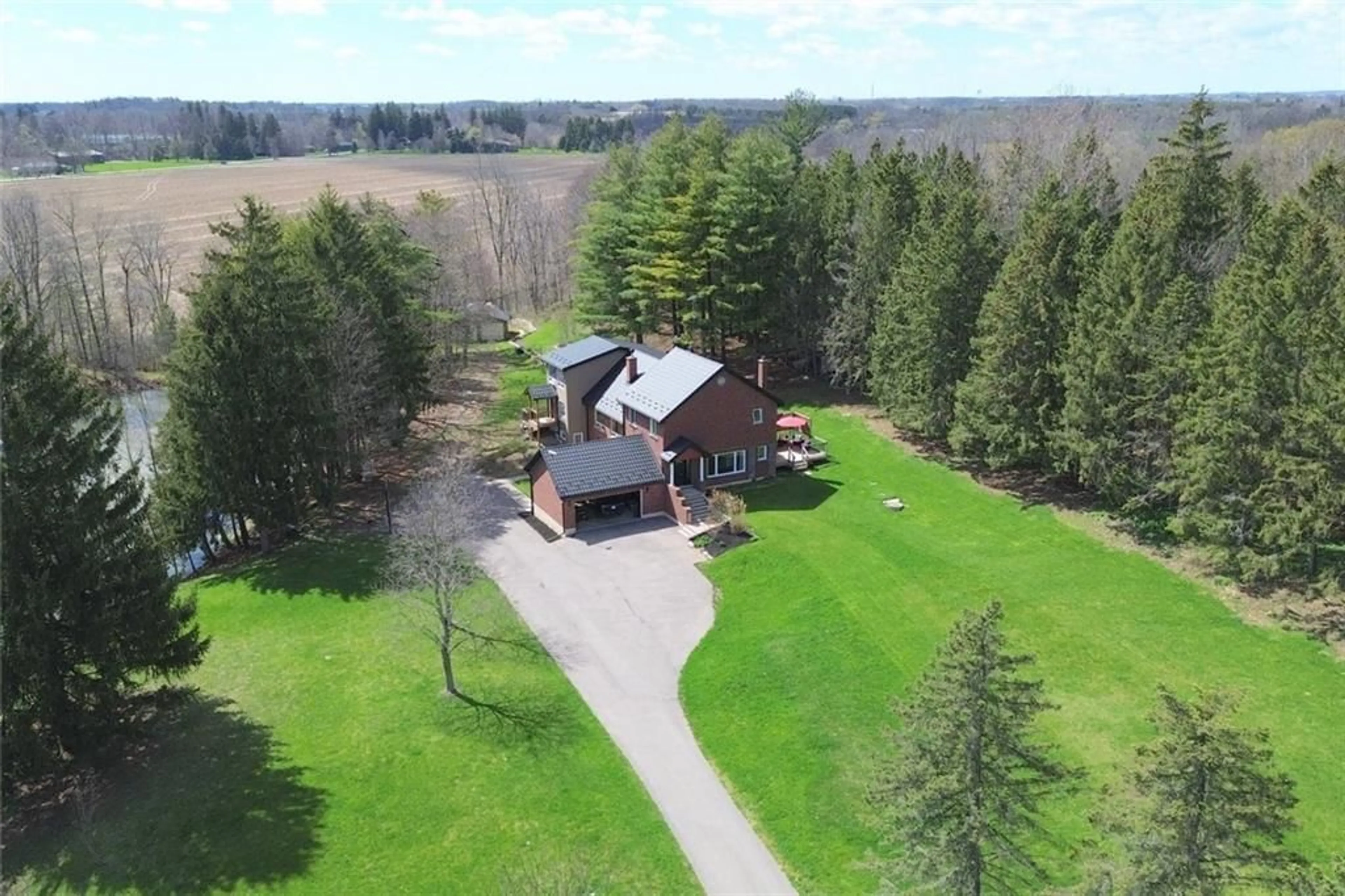 Cottage for 25 HAMMOND Rd, Brant Ontario N3T 5L4