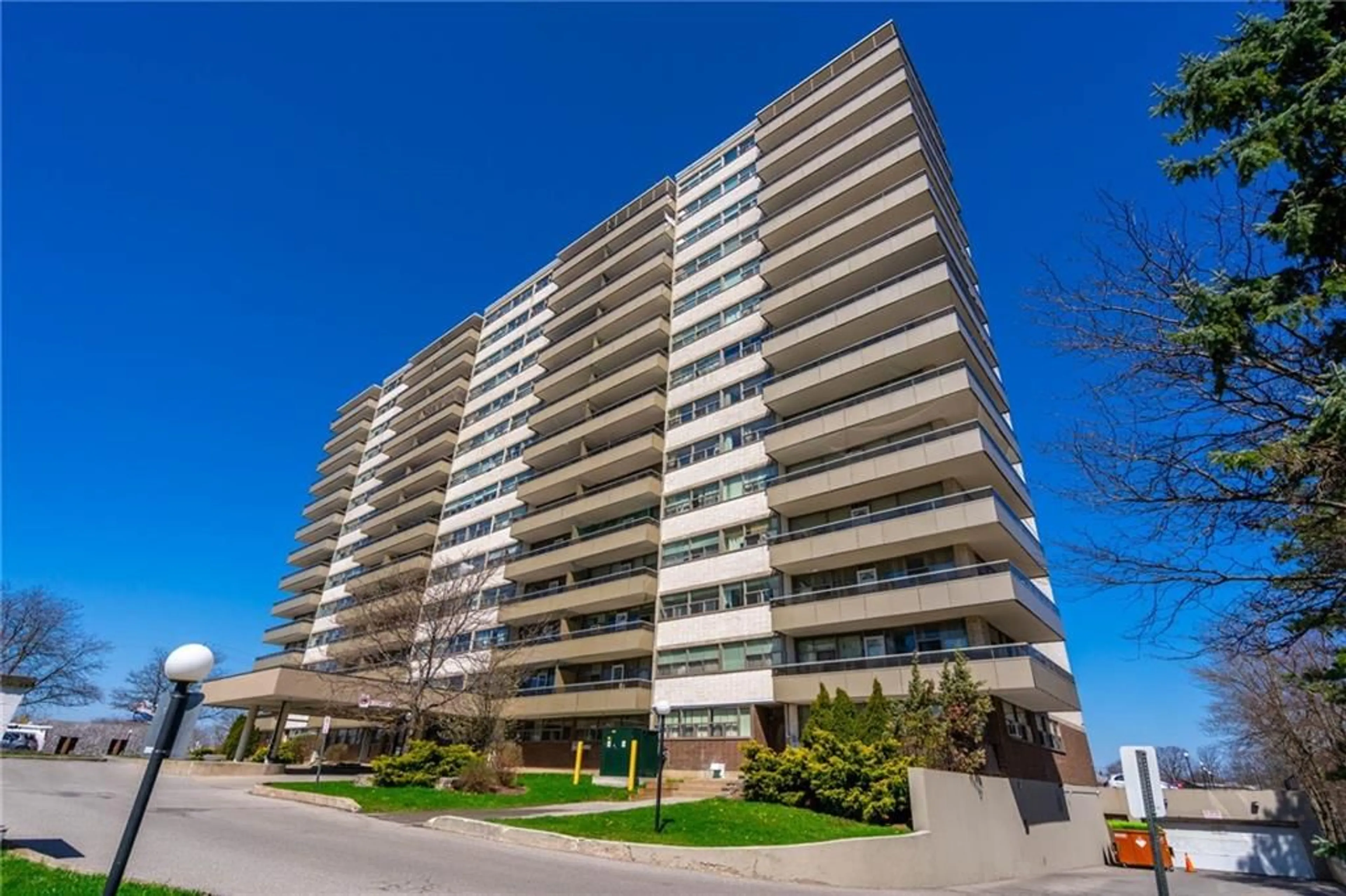 A pic from exterior of the house or condo for 215 Glenridge Ave #1510, St. Catharines Ontario L2T 3J7
