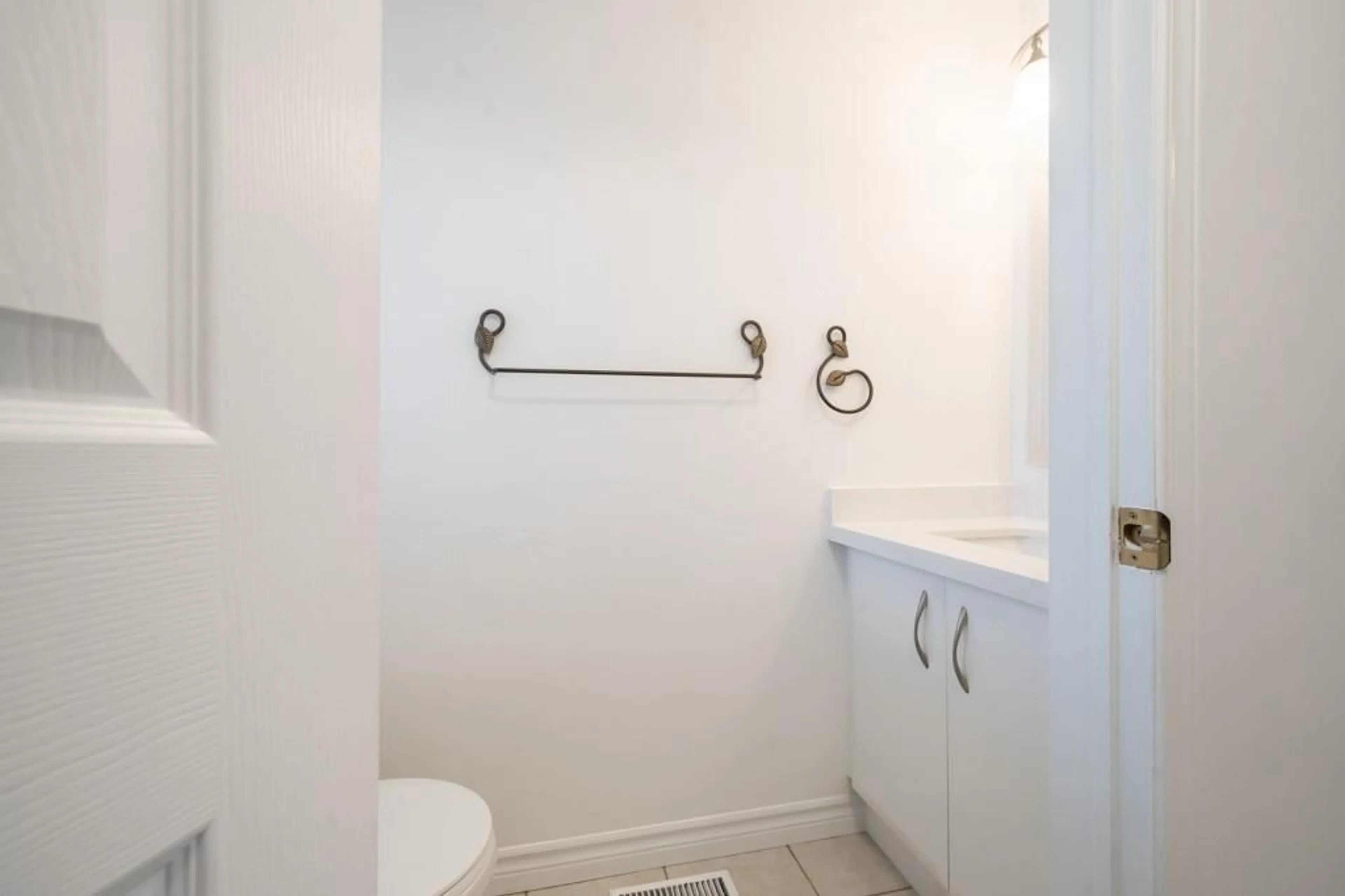 Bathroom for 93 Max Becker Dr, Kitchener Ontario N2E 3W2