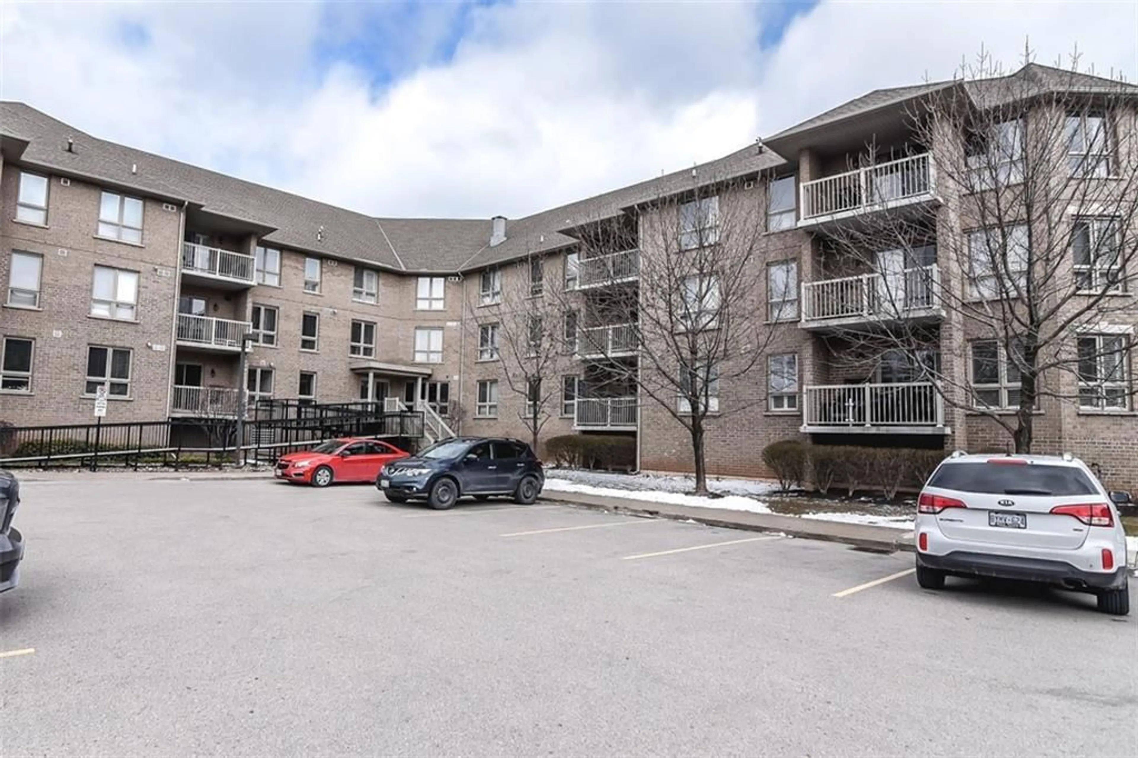 A pic from exterior of the house or condo for 56 Kerman Ave #210, Grimsby Ontario L3M 0A1