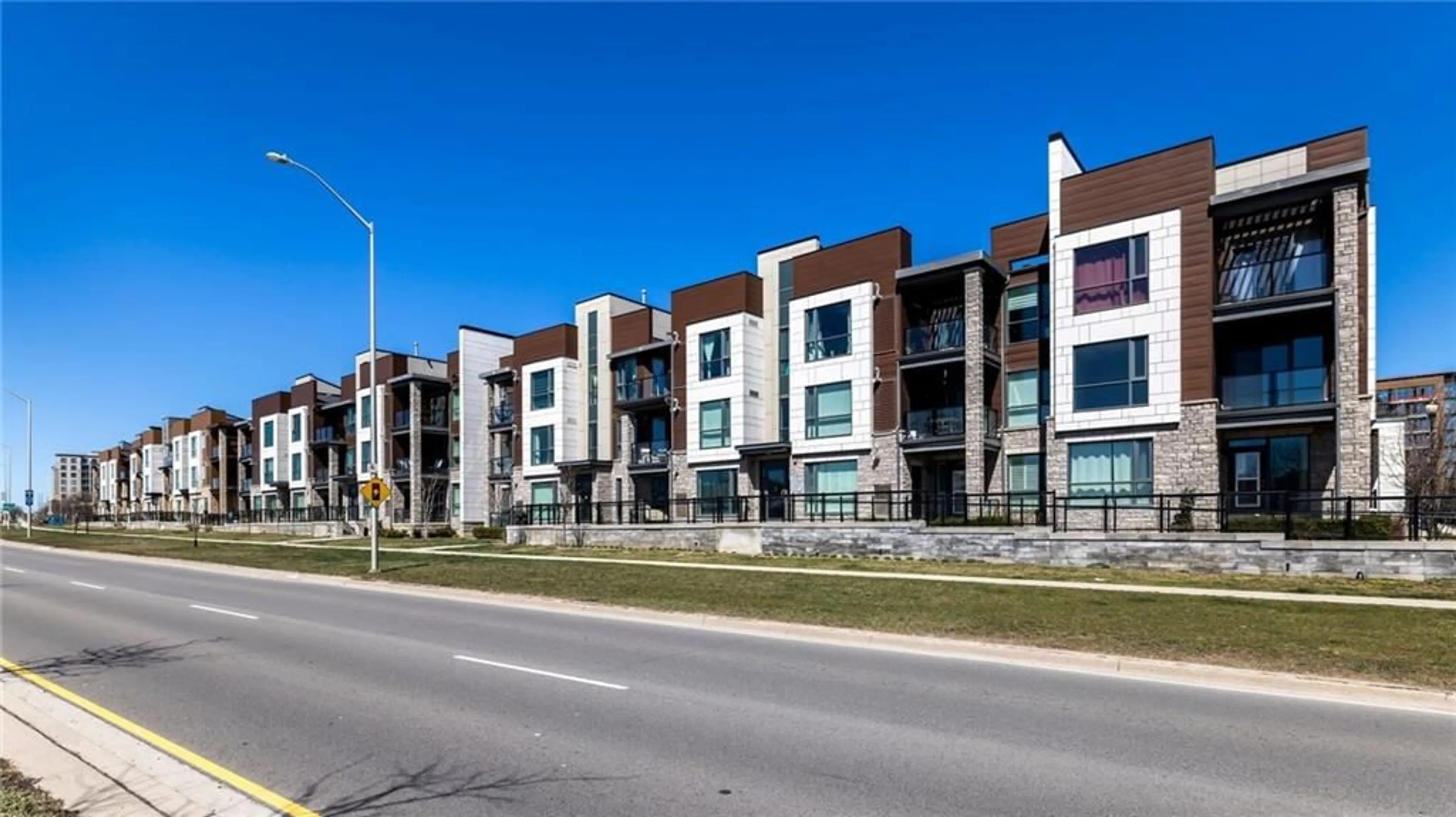 A pic from exterior of the house or condo for 2375 BRONTE ROAD #204, Oakville Ontario L6M 1P5