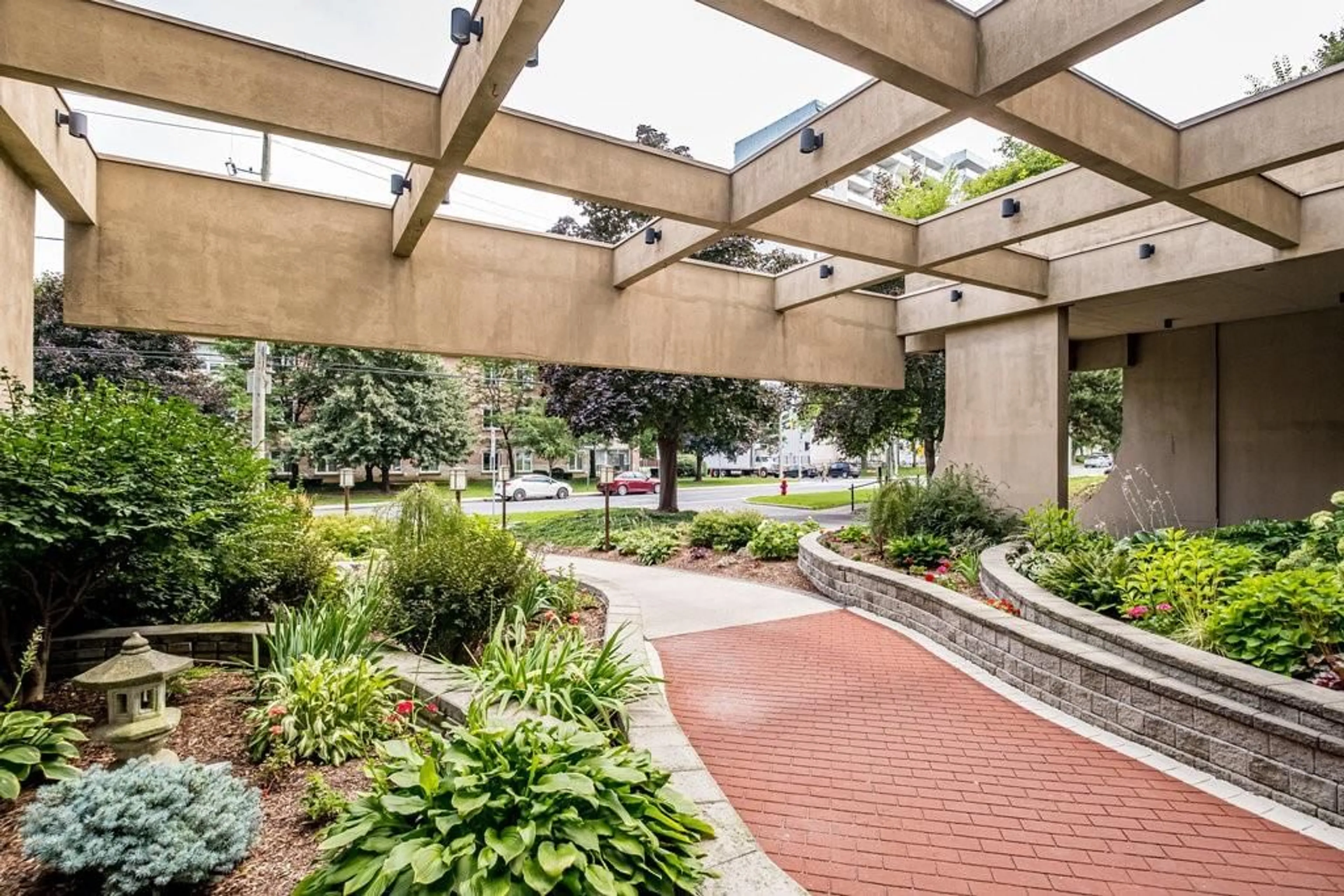 Patio for 75 Queen St #308, Hamilton Ontario L8R 3J3