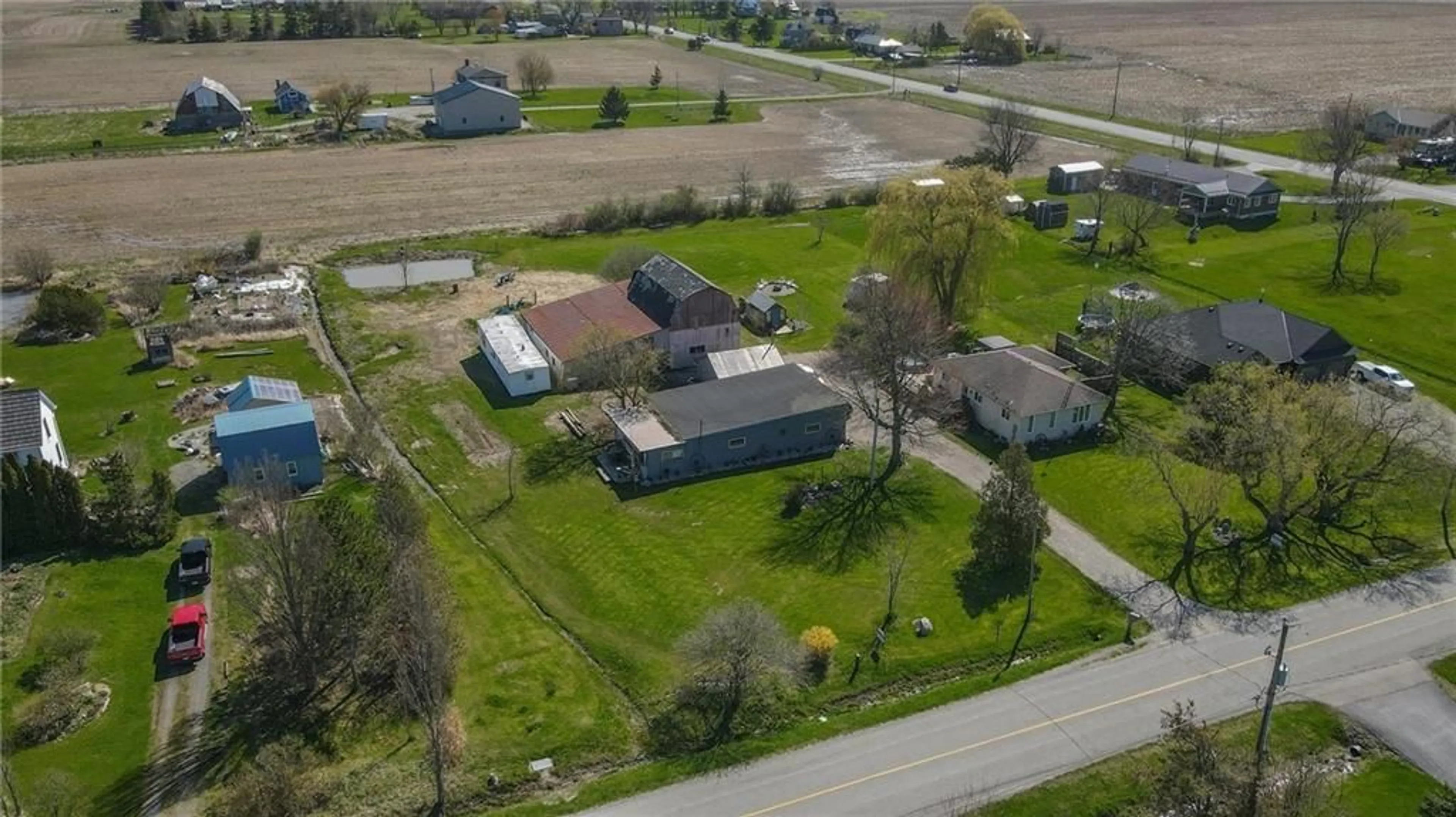 Fenced yard for 296 South Cayuga Rd, Dunnville Ontario N1A 2W8