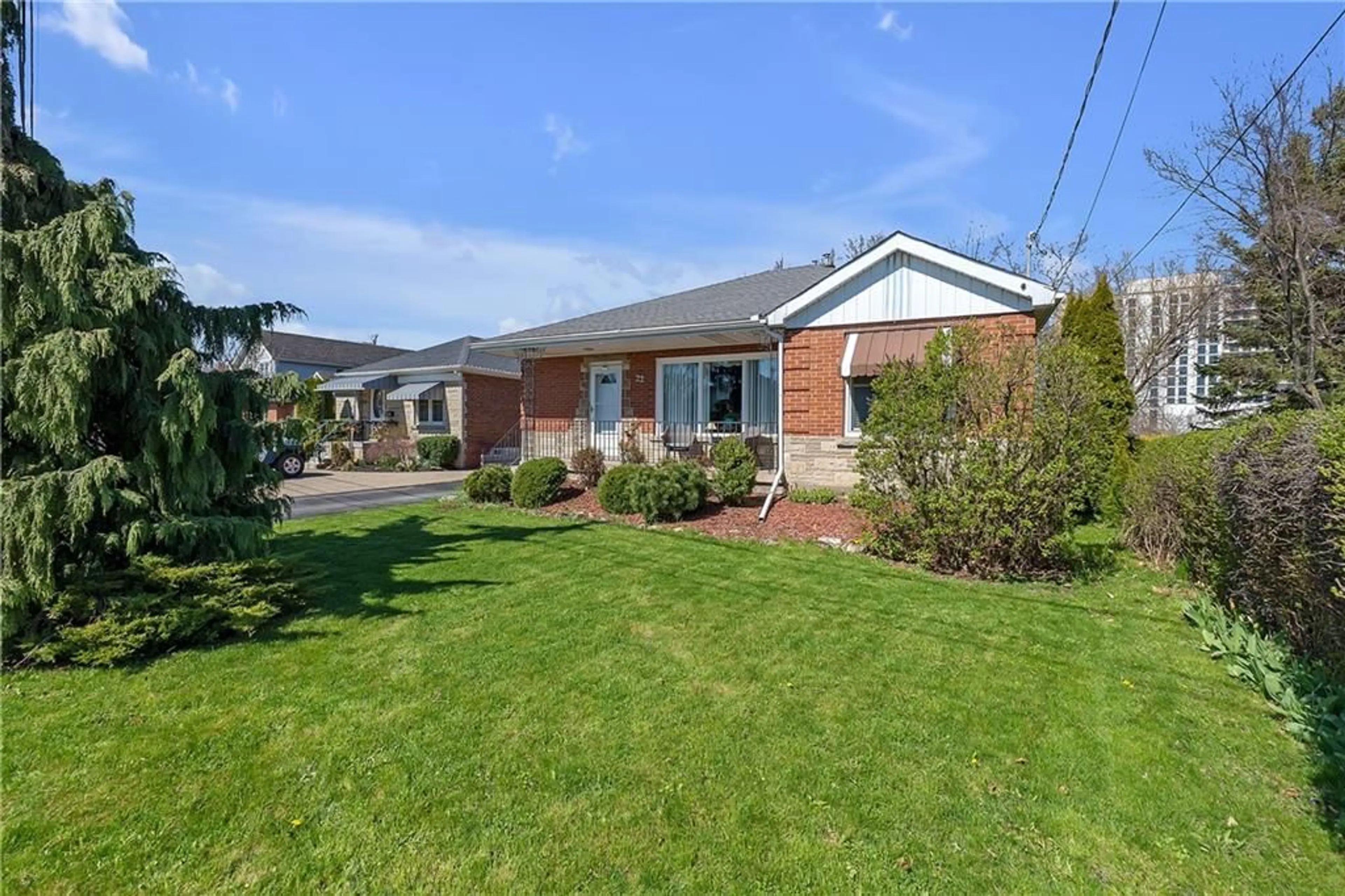 Frontside or backside of a home for 22 Galbraith Dr, Stoney Creek Ontario L8G 1Z8