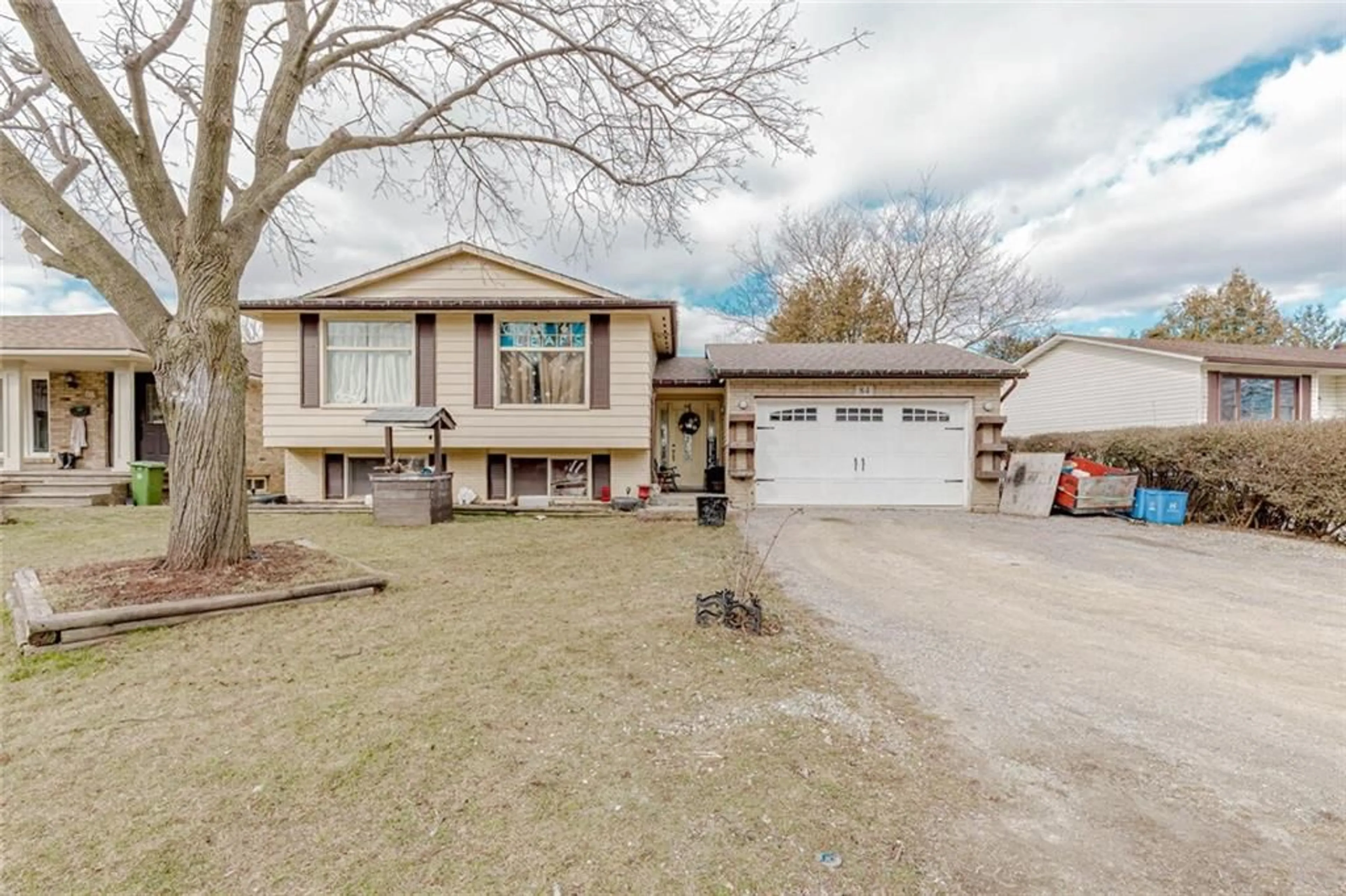 Frontside or backside of a home for 84 ELGAR Ave, Hamilton Ontario L9C 4E5