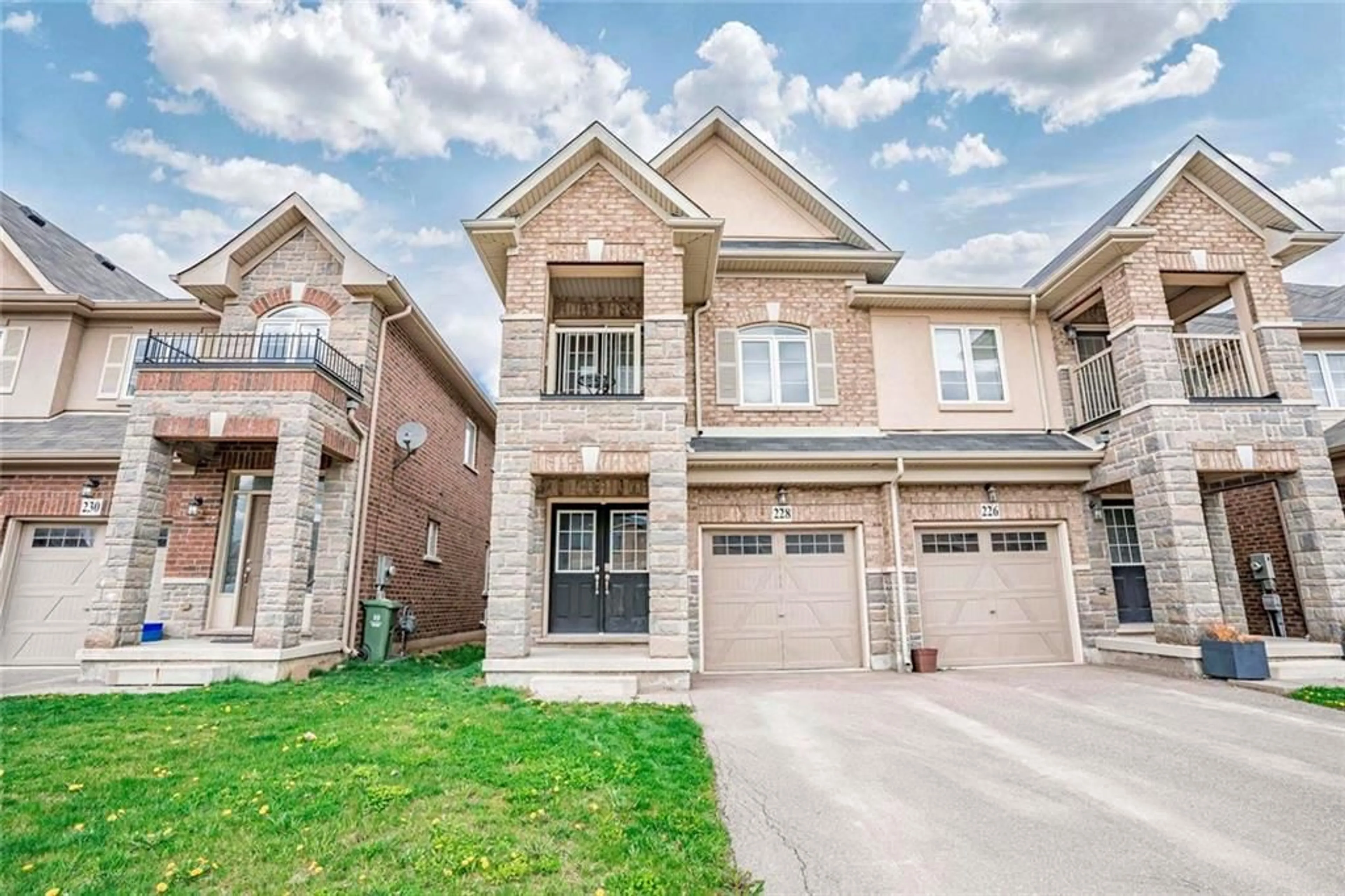 Home with brick exterior material for 228 Lormont Blvd, Stoney Creek Ontario L8J 0J9