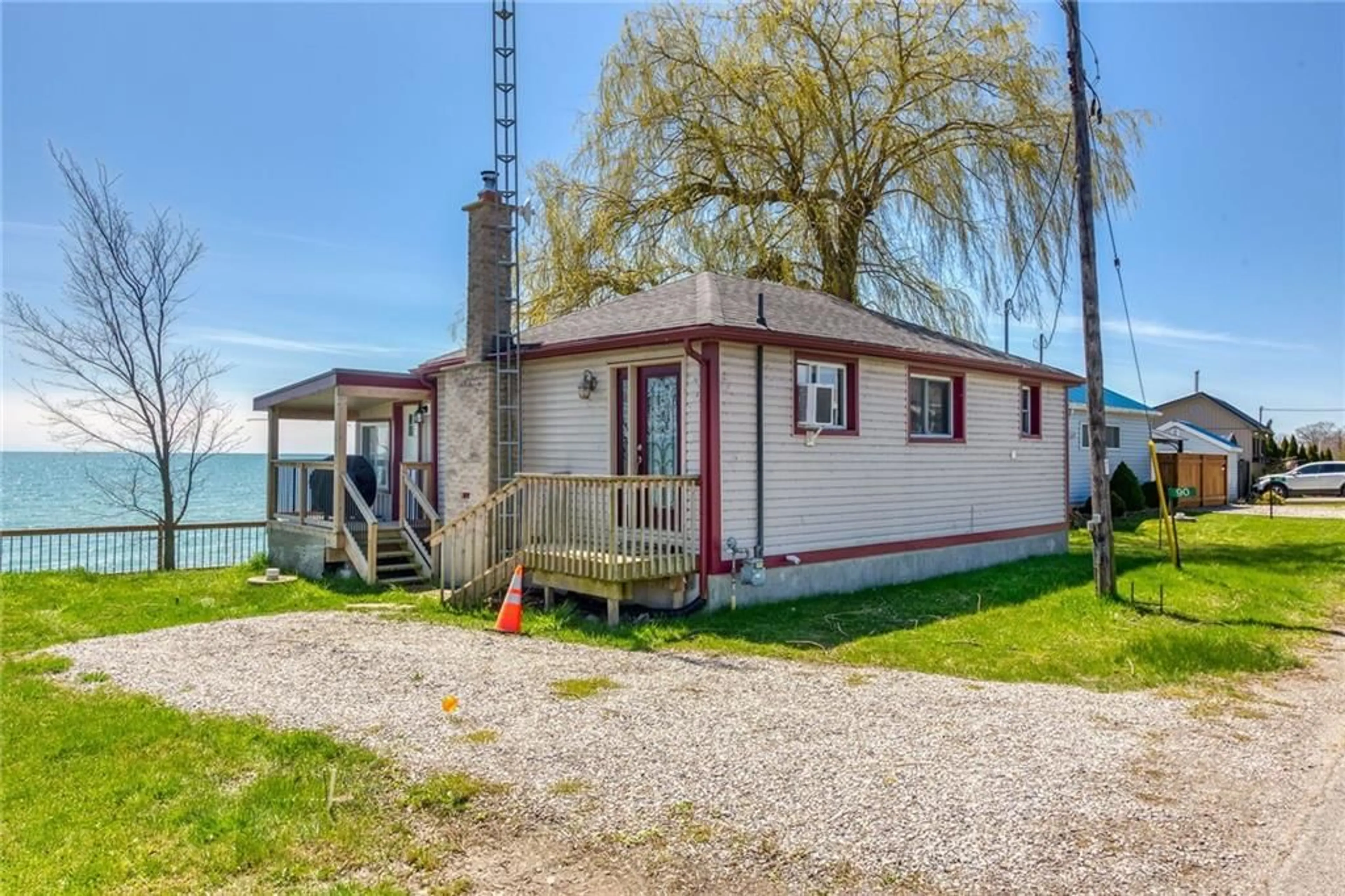 Cottage for 90 Lakeshore Rd, Selkirk Ontario N0A 1P0