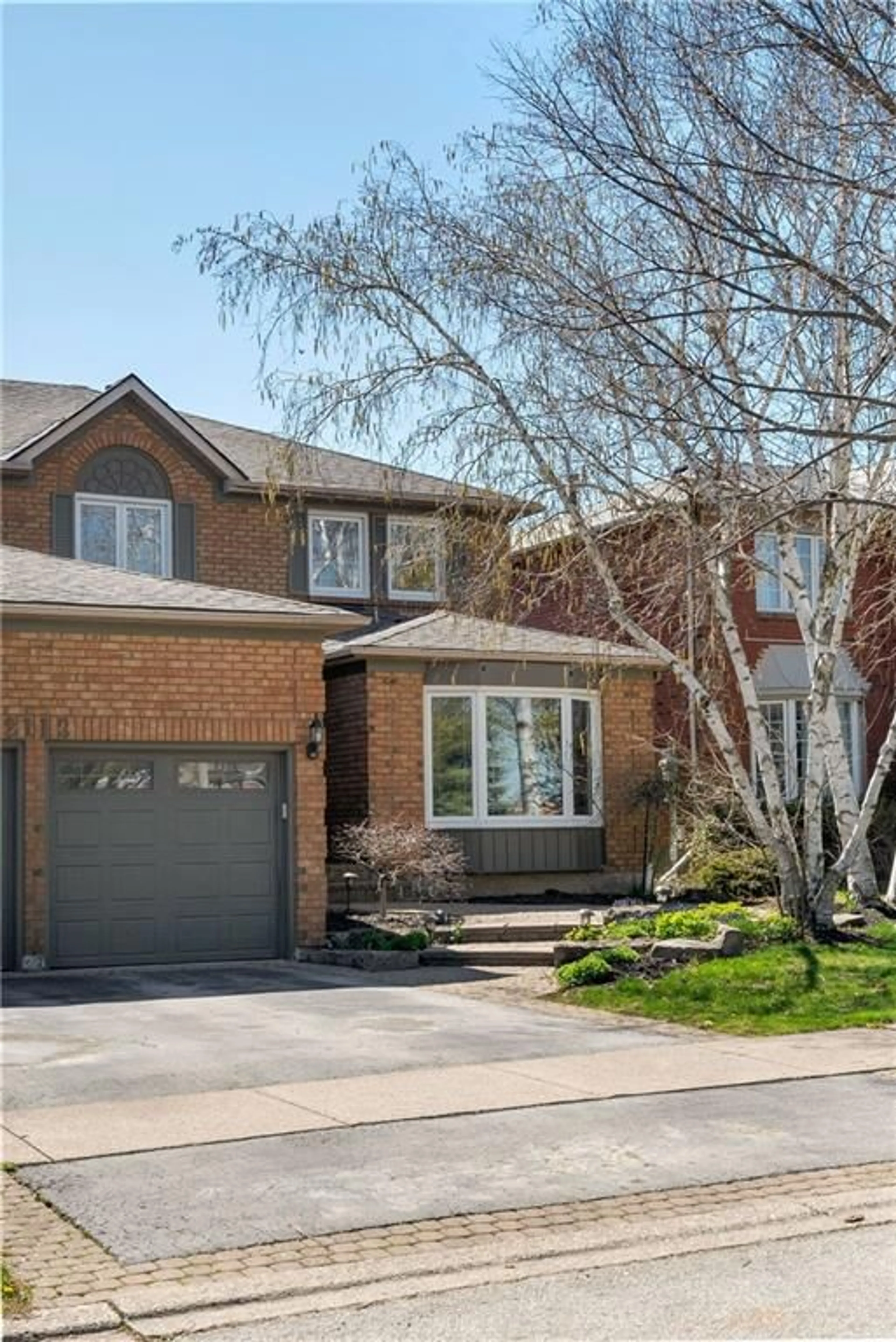 Home with brick exterior material for 2112 Lumberman Lane, Oakville Ontario L6M 2Y9