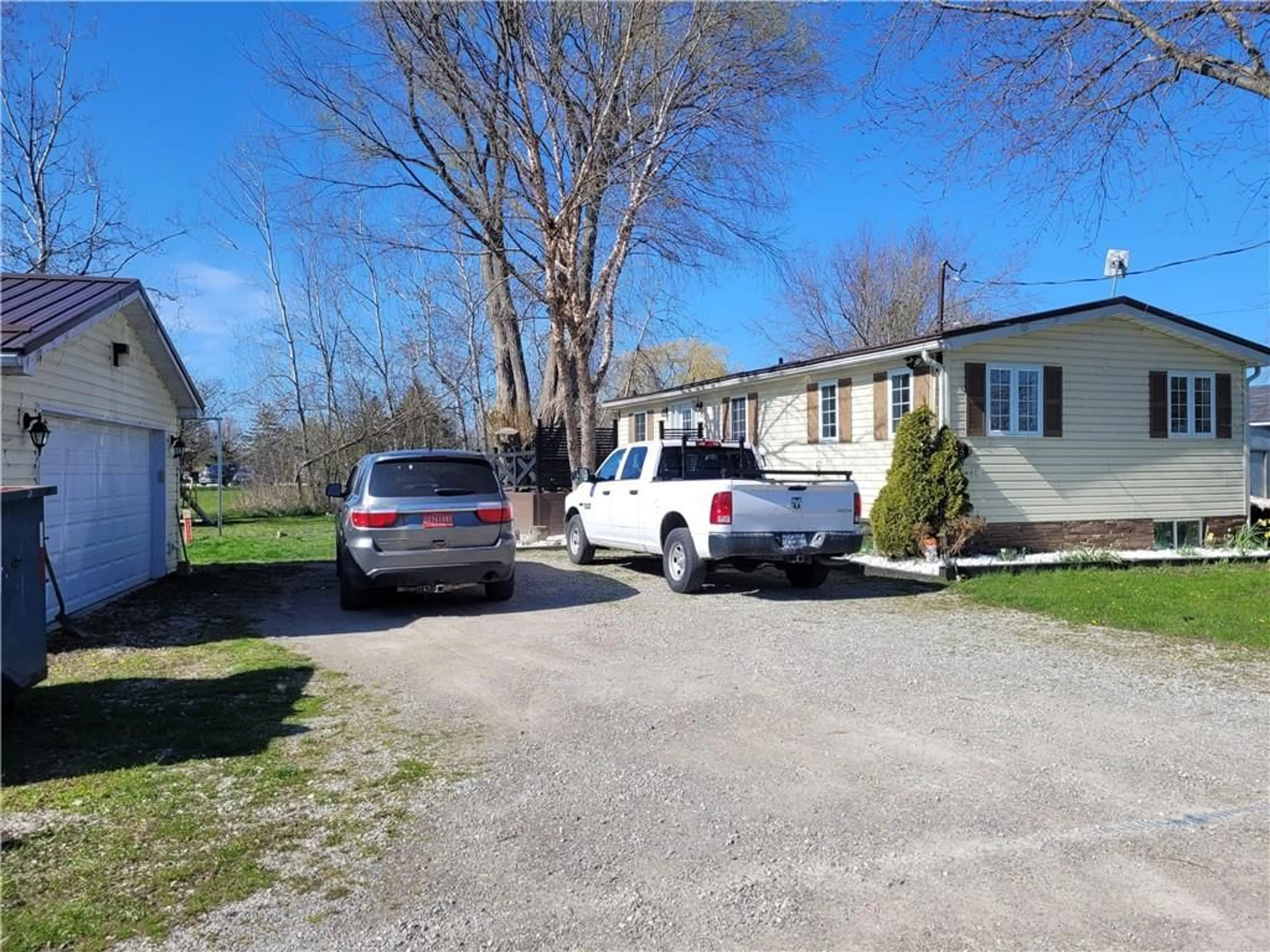 Frontside or backside of a home for 5 David Ave, Nanticoke Ontario N0A 1L0