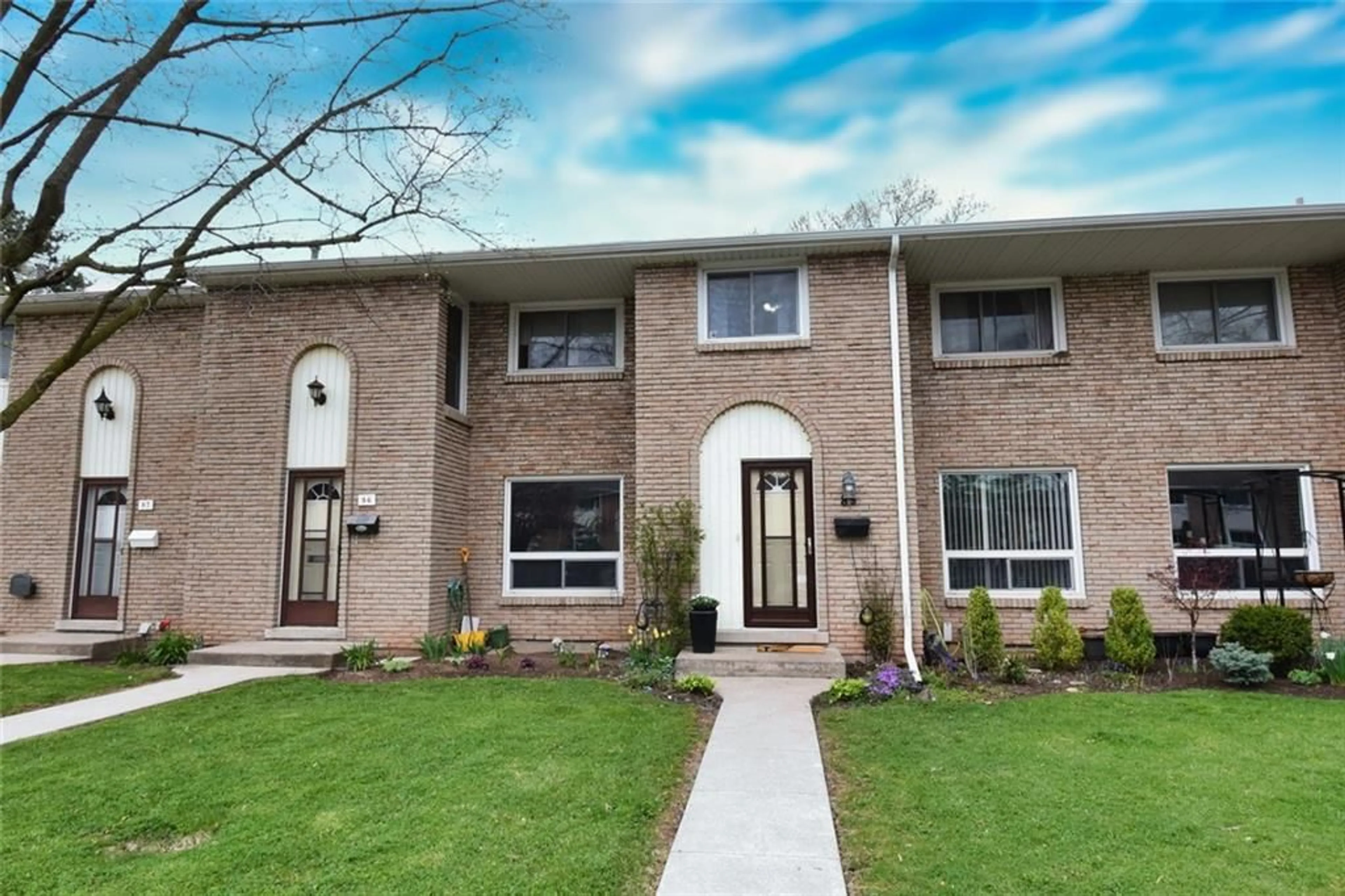 Home with brick exterior material for 151 GATESHEAD Cres #85, Stoney Creek Ontario L8G 3W1