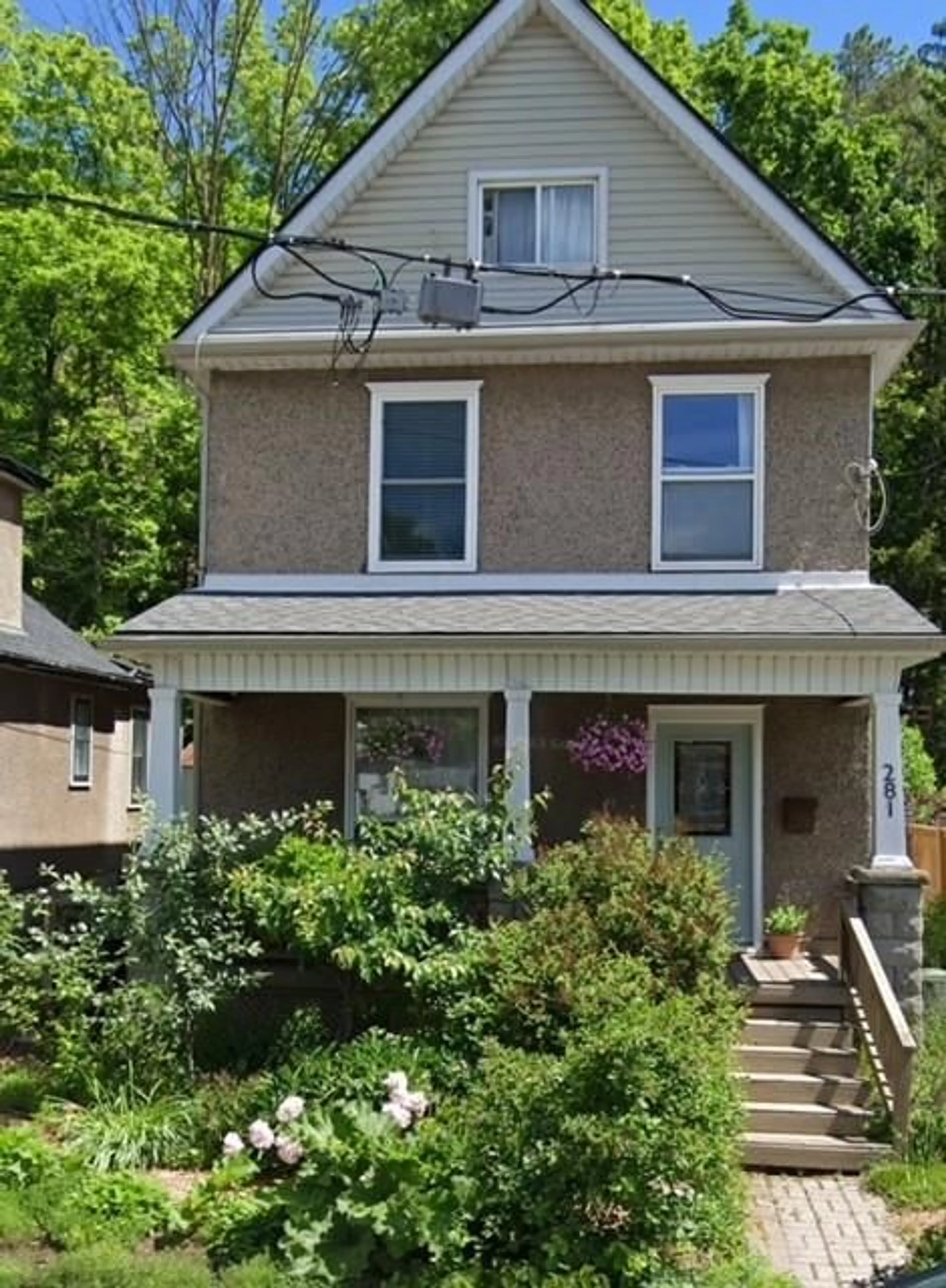 Frontside or backside of a home for 281 Melville St, Dundas Ontario L9H 2B5