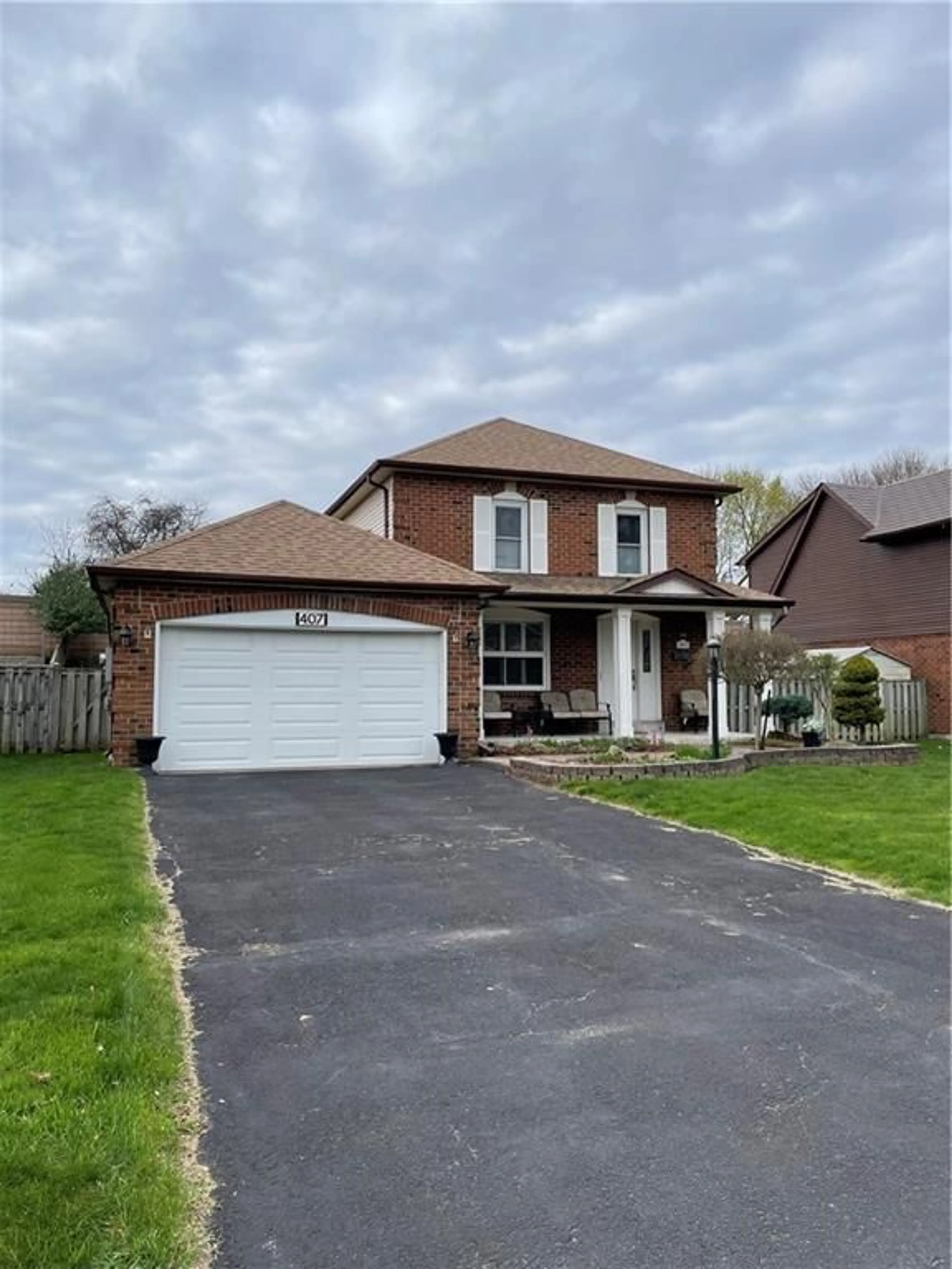 Frontside or backside of a home for 407 Melanie Cres, Ancaster Ontario L9G 4B1