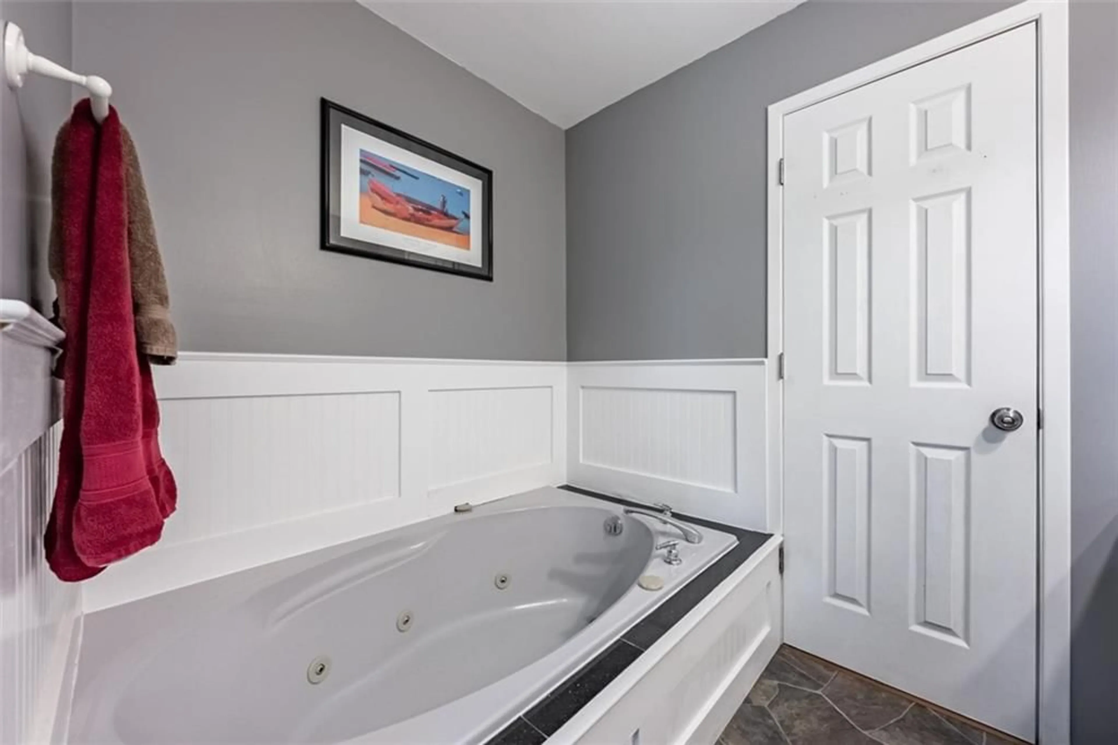 Bathroom for 134 Schooley Rd, Fort Erie Ontario L0S 1B0