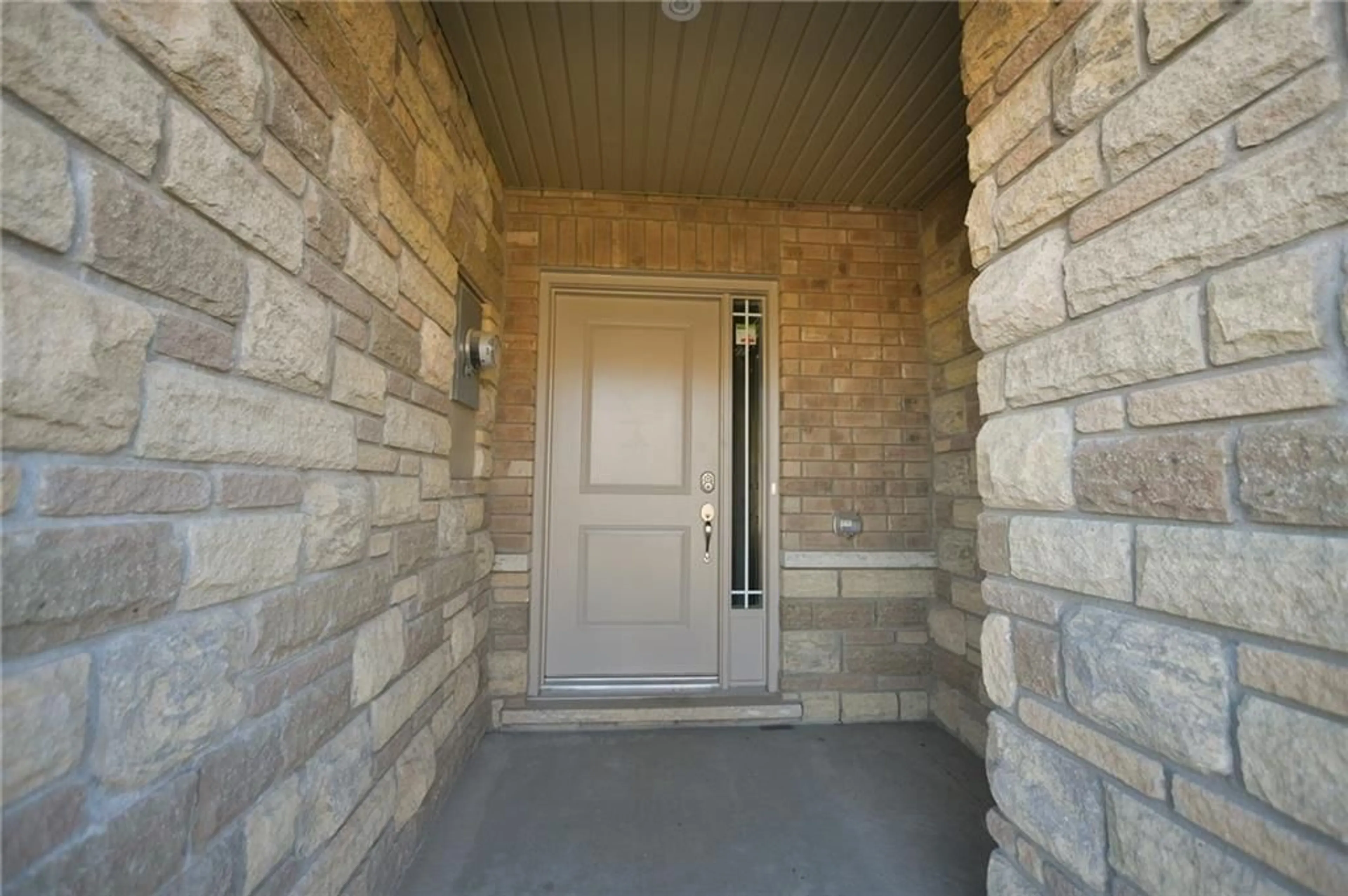 Indoor entryway for 79 Rockledge Dr, Hamilton Ontario L0R 1P0