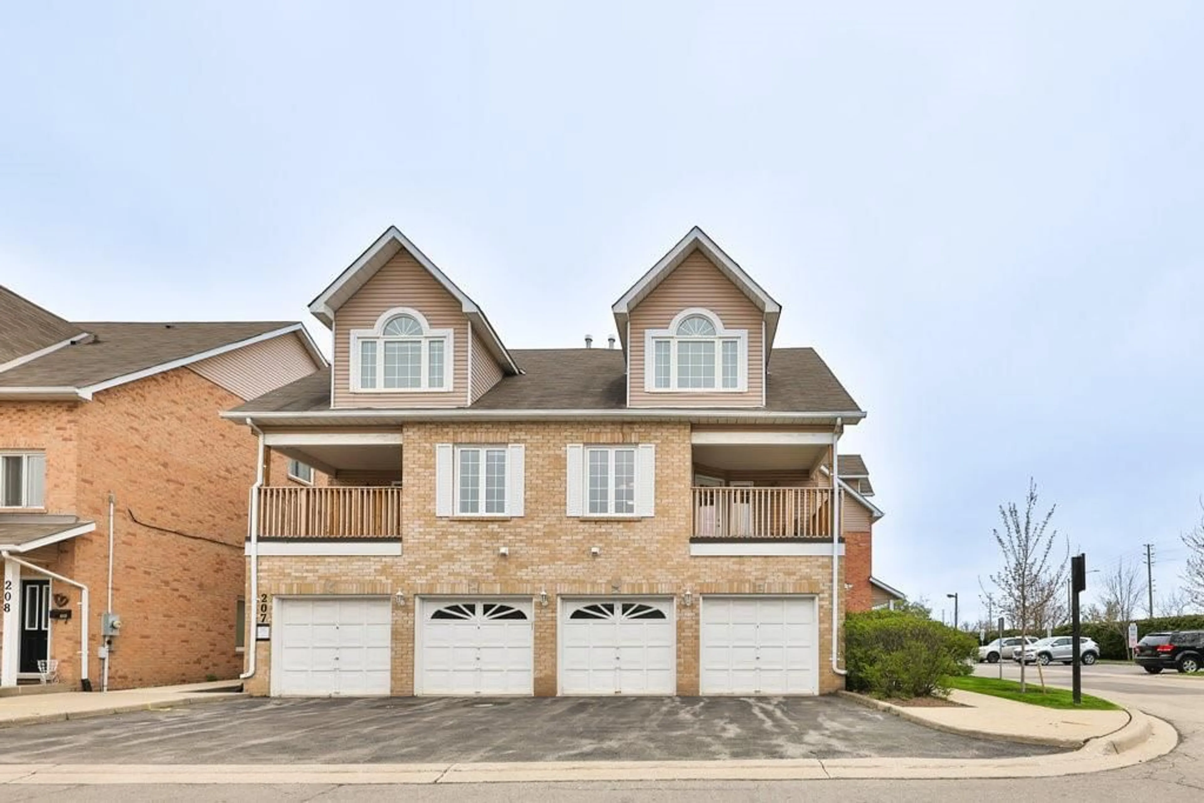 A pic from exterior of the house or condo for 2055 WALKERS Line #206, Burlington Ontario L7M 4B5