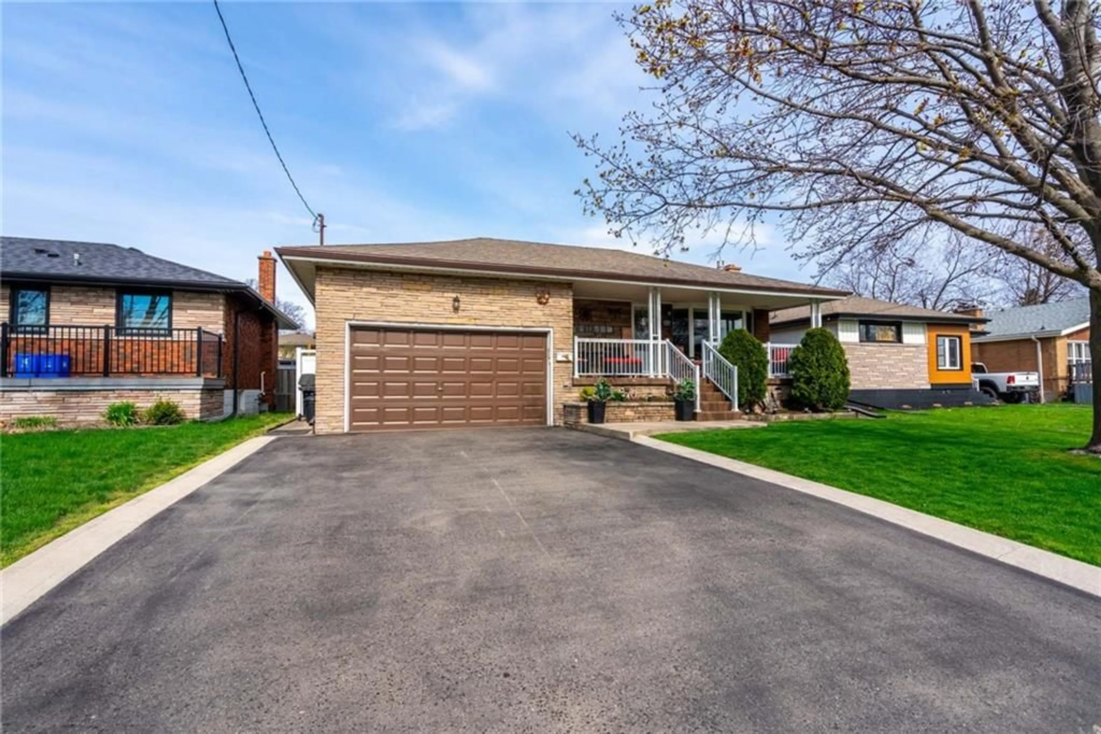 Frontside or backside of a home for 32 CLOKE Crt, Hamilton Ontario L8T 1N5