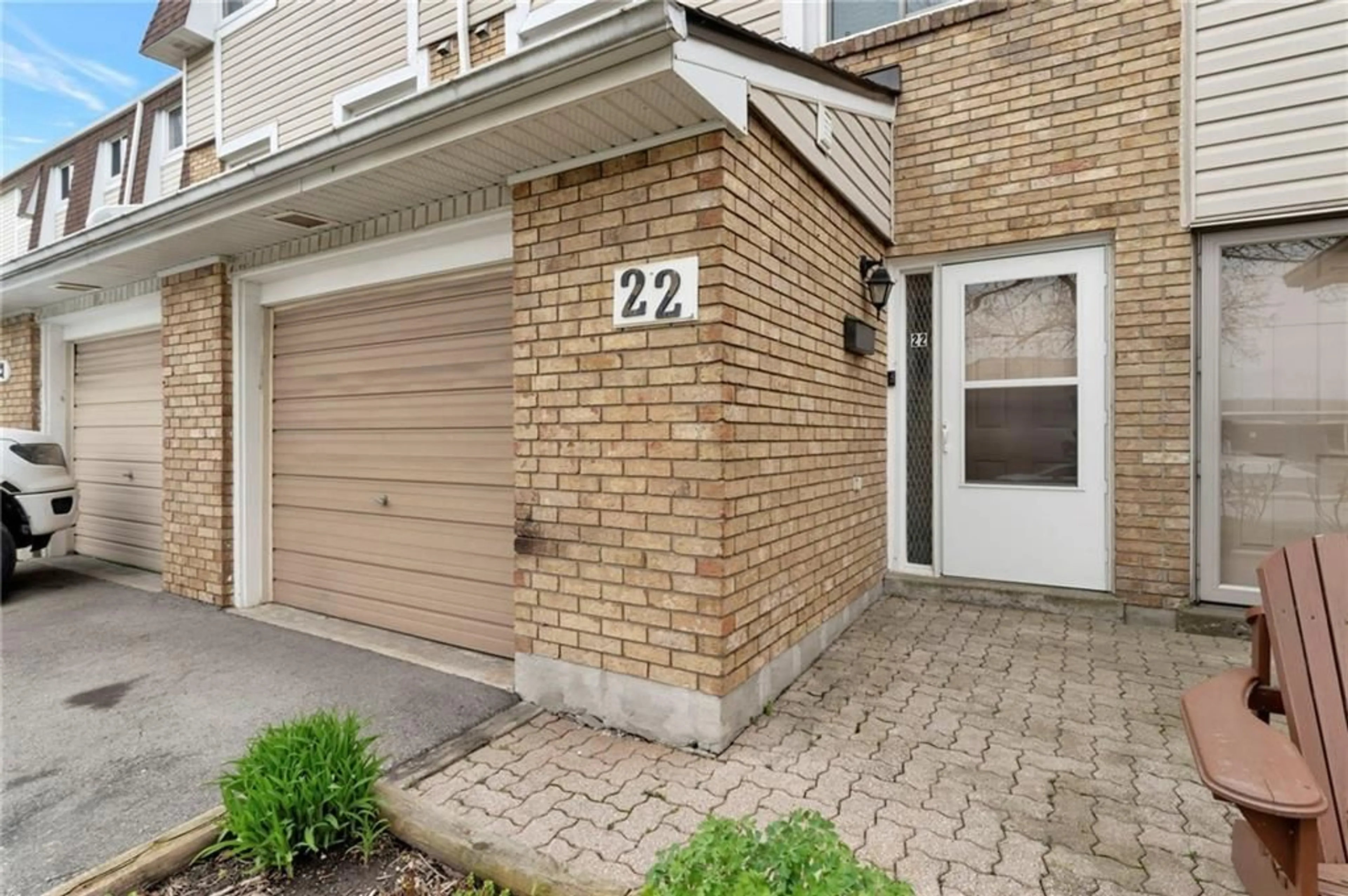 A pic from exterior of the house or condo for 11 HARRISFORD St #22, Hamilton Ontario L8K 6L7