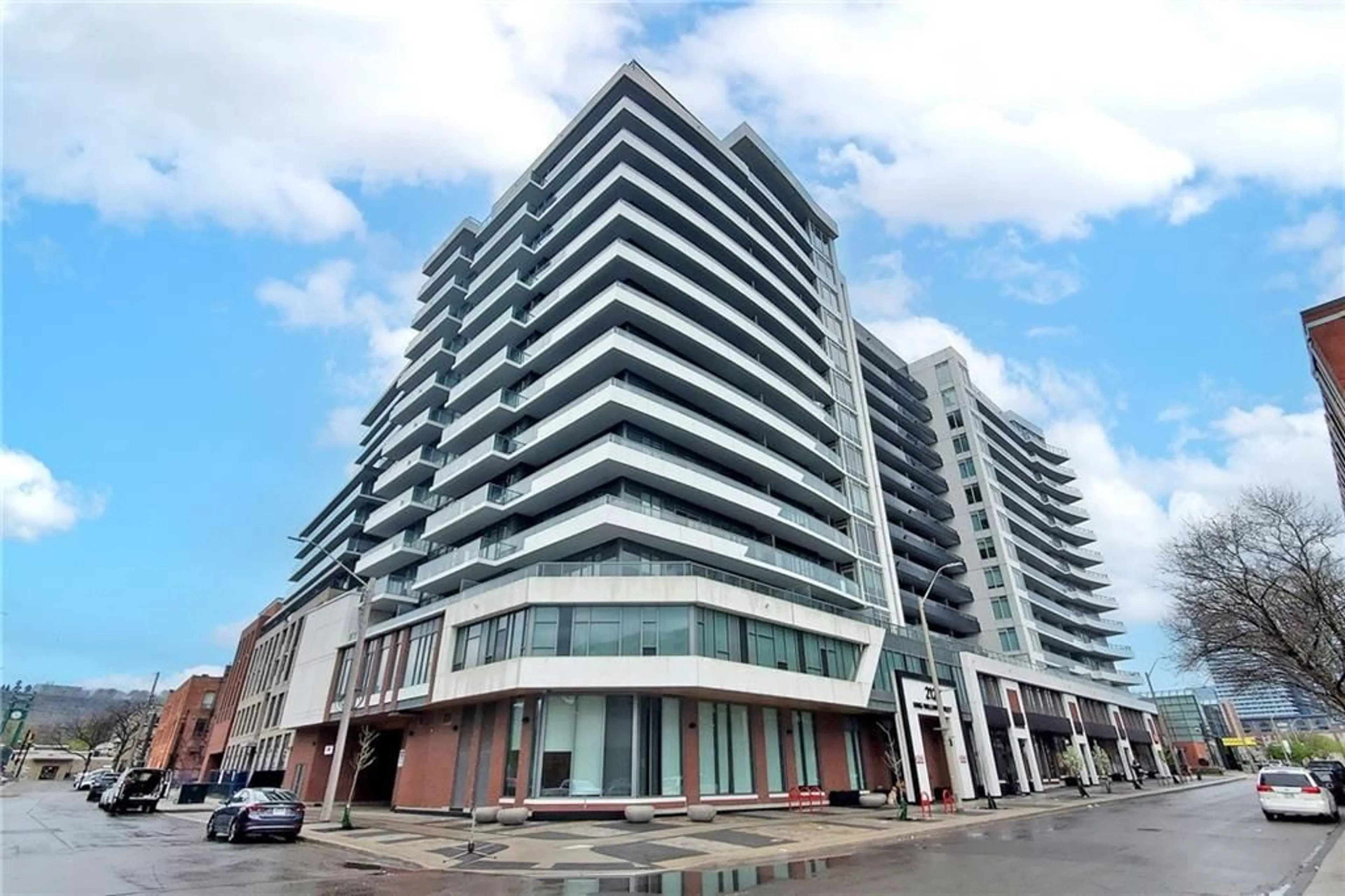 A pic from exterior of the house or condo for 212 KING WILLIAM St #1221, Hamilton Ontario L8R 0A7