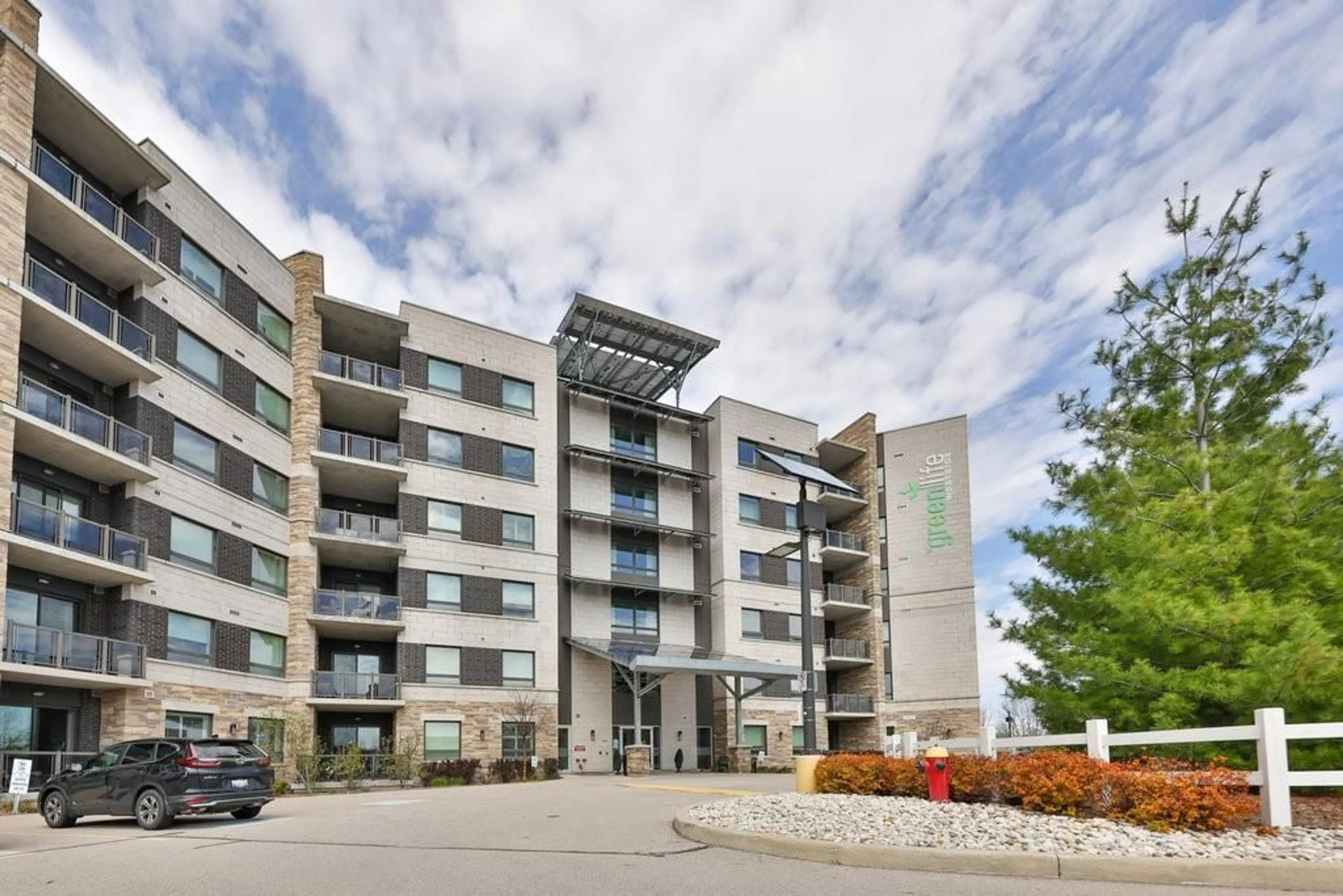 A pic from exterior of the house or condo for 33 WHITMER St #224, Milton Ontario L9T 8P9