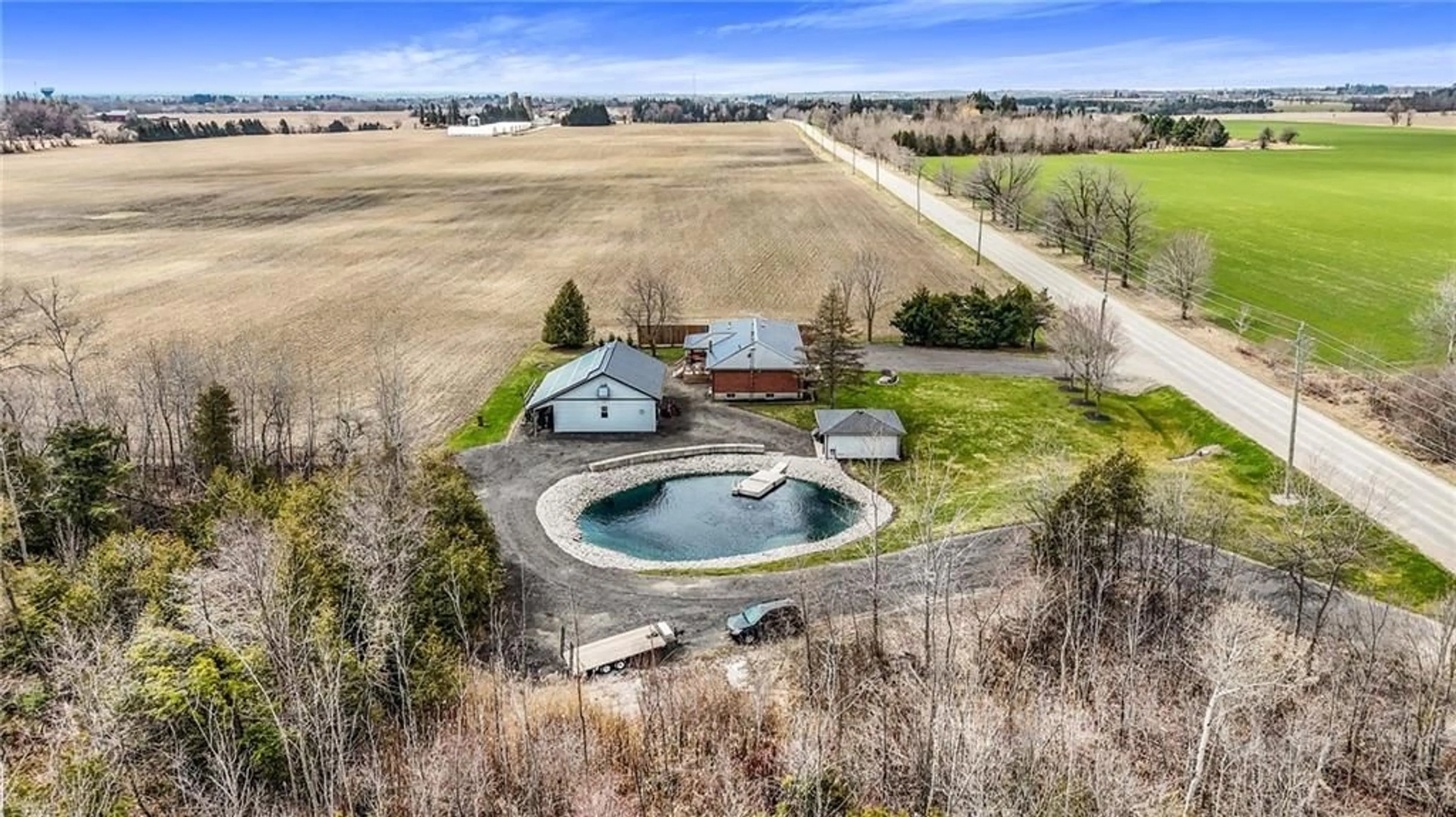 Indoor or outdoor pool for 7677 Sideroad 15, Centre Wellington Ontario N0B 1S0
