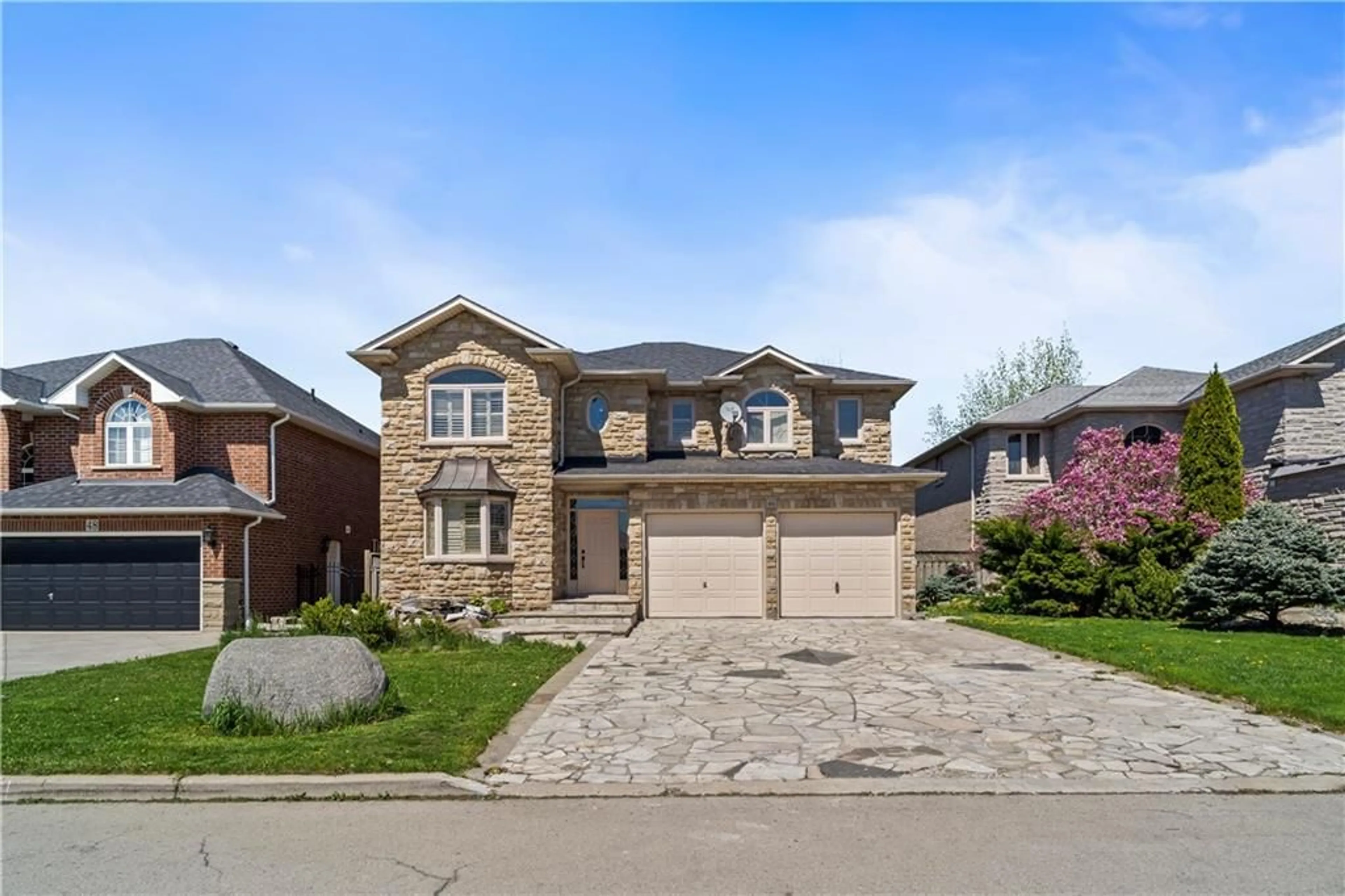 Home with brick exterior material for 44 Davis Cres, Hamilton Ontario L8J 3X5