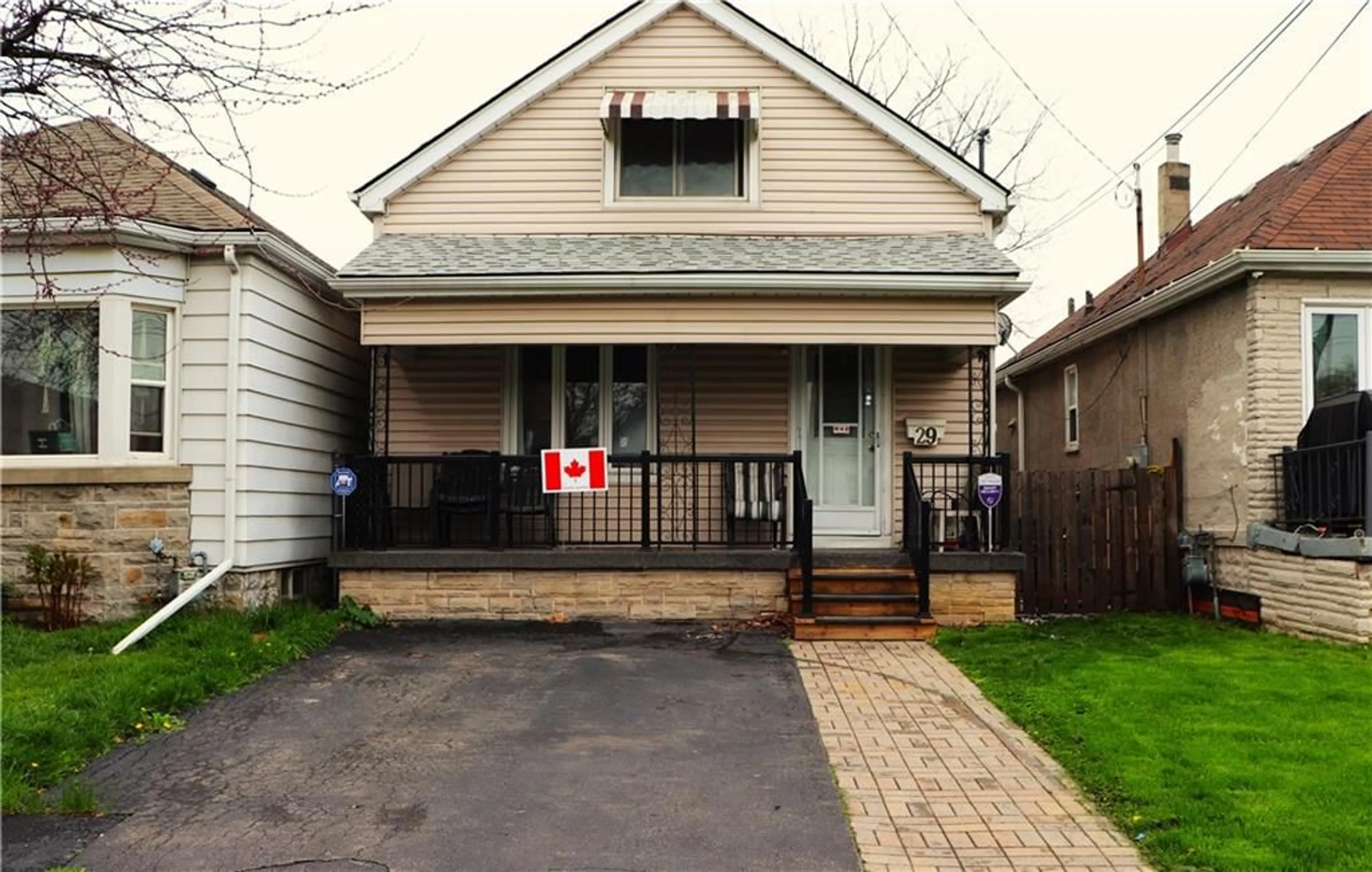 Frontside or backside of a home for 29 ROBINS Ave, Hamilton Ontario L8H 4M8