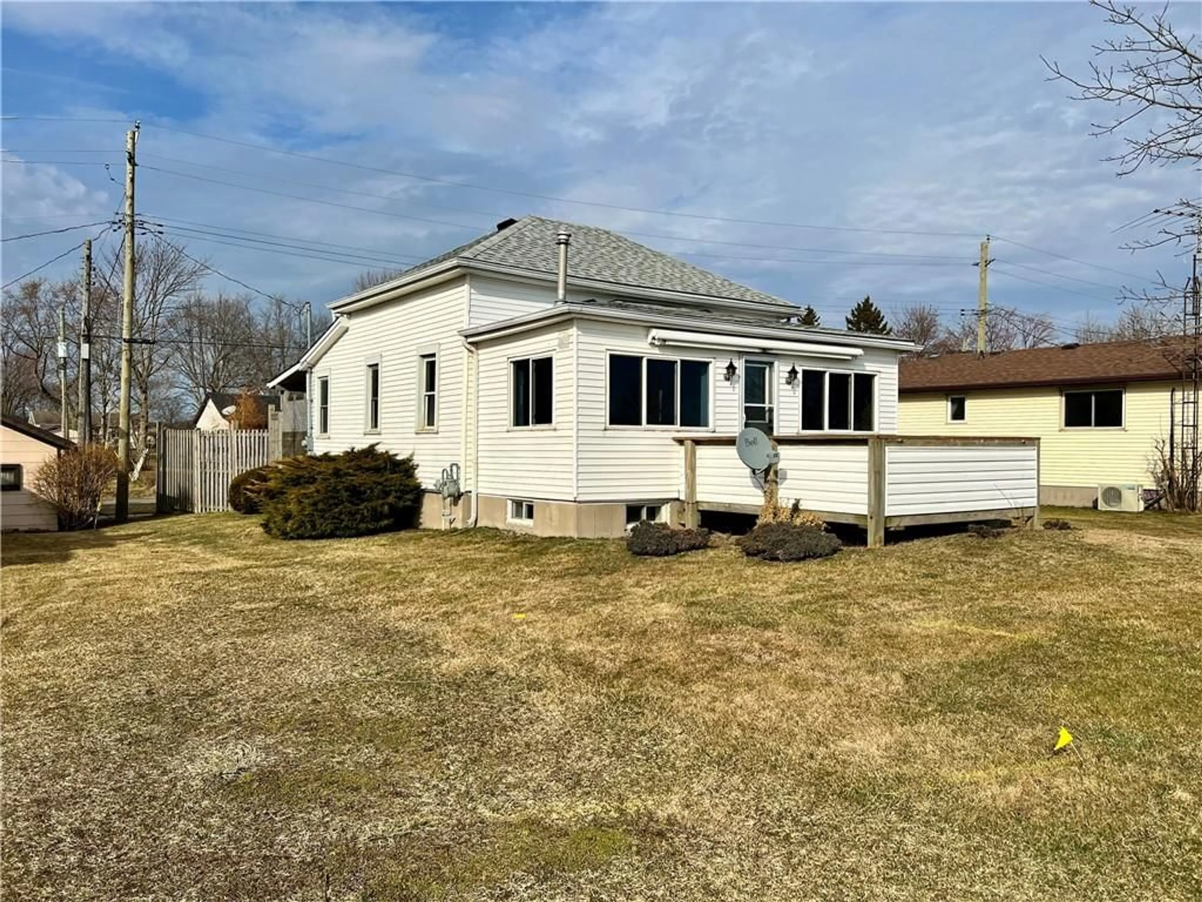 Frontside or backside of a home for 9 BLUEWATER Pky, Selkirk Ontario N0A 1P0