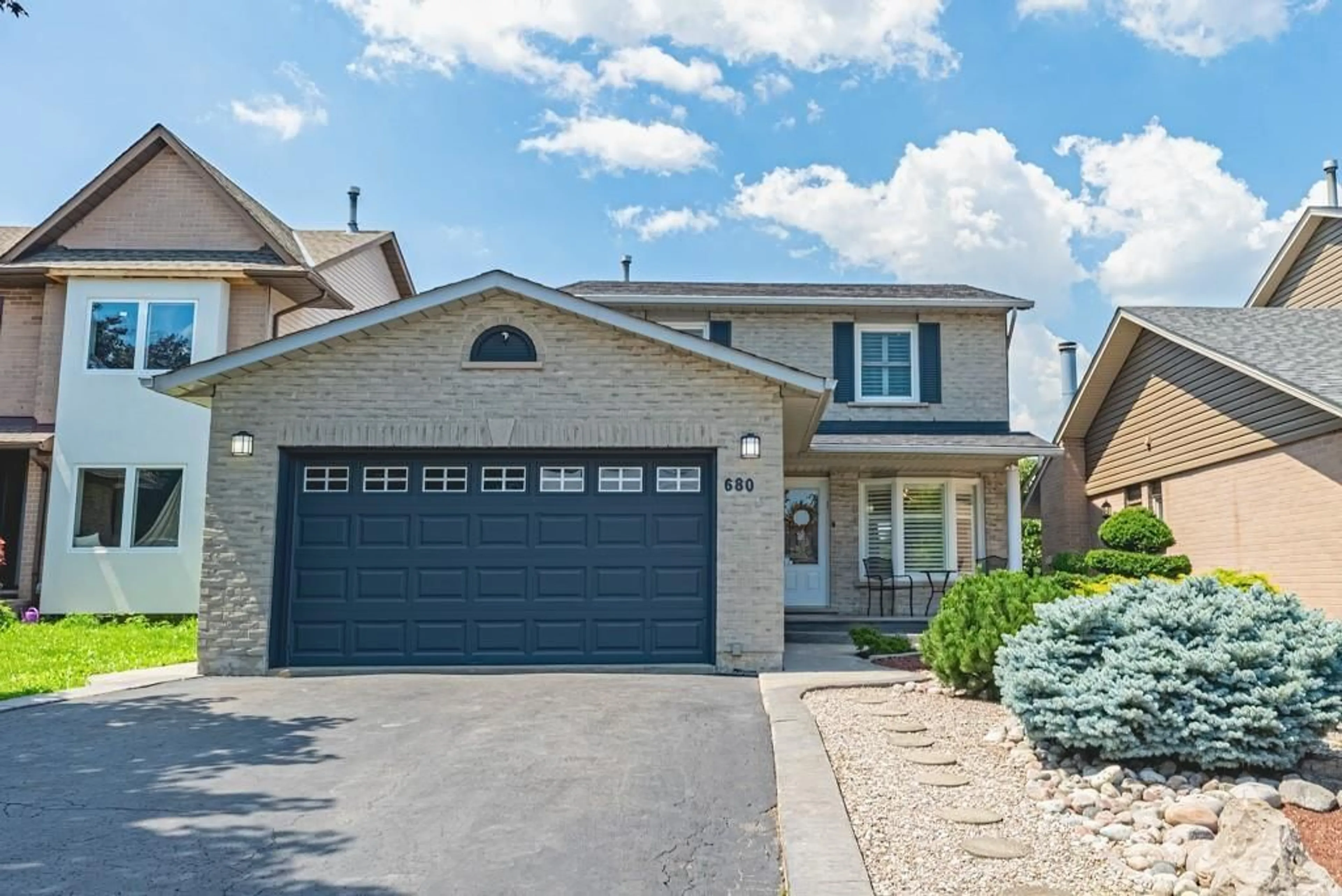 Frontside or backside of a home for 680 Rexford Dr, Hamilton Ontario L8W 3G1