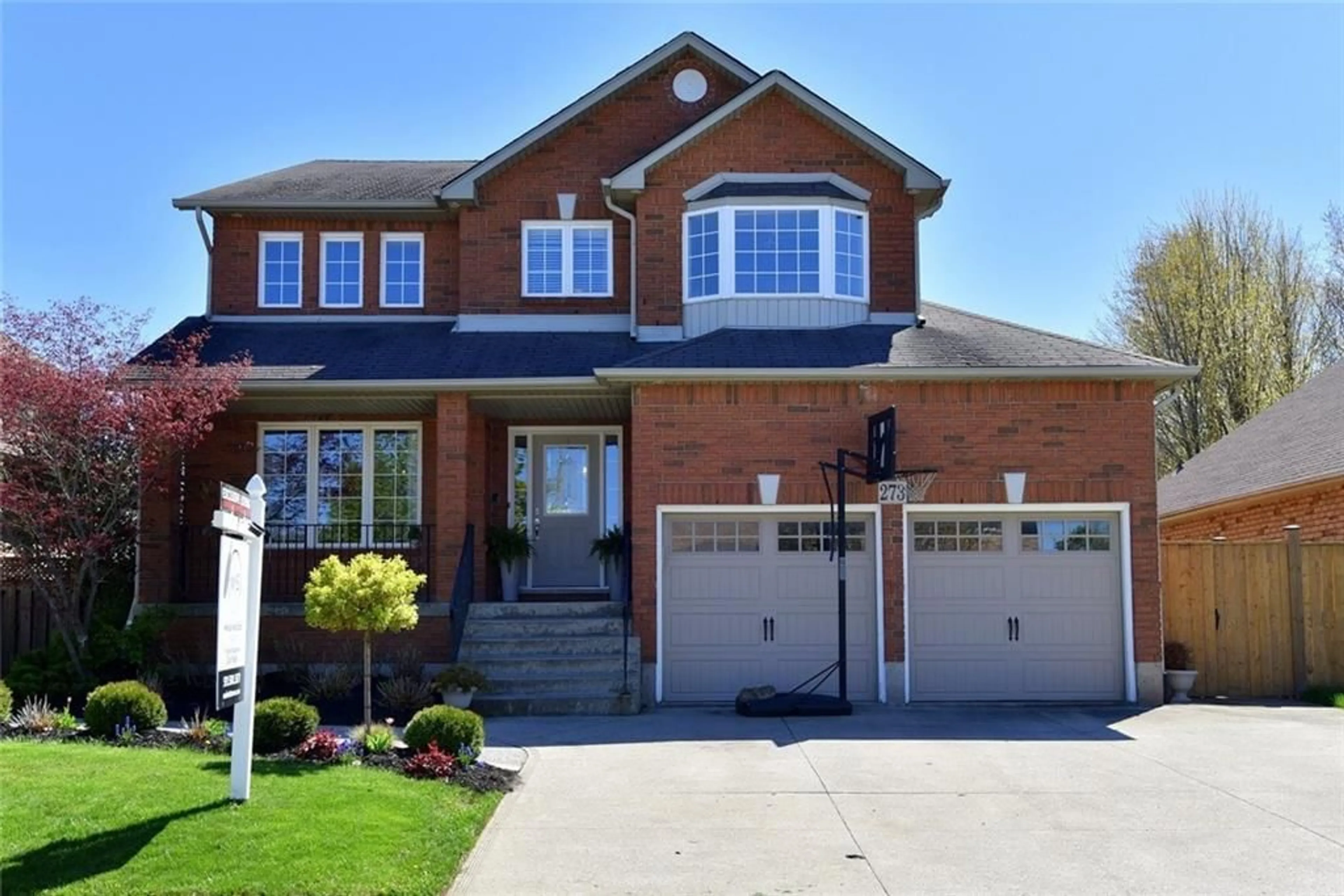 Home with brick exterior material for 273 Highland Rd, Stoney Creek Ontario L8J 3W4