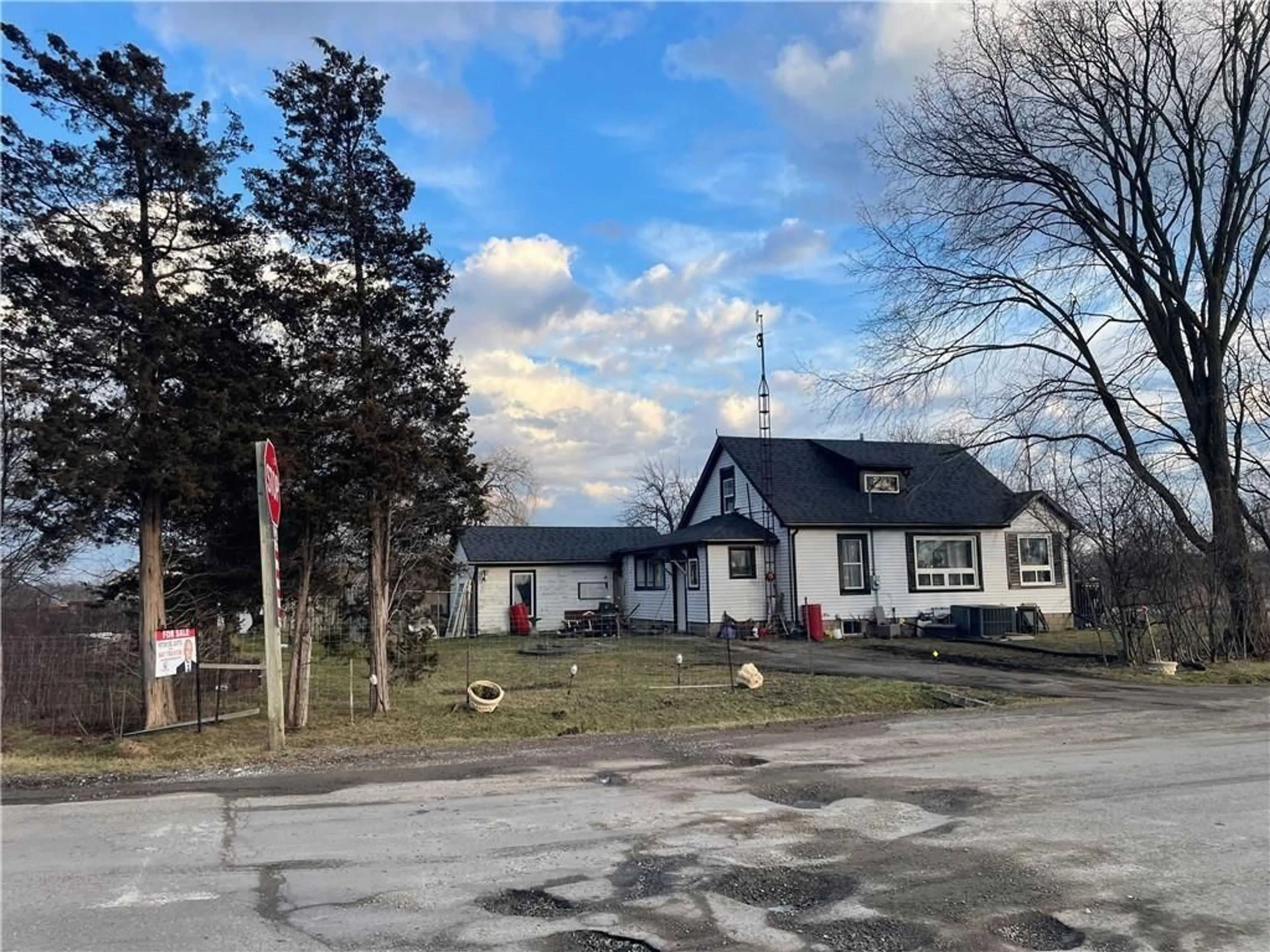 Outside view for 5505 NETHERBY Rd, Fort Erie Ontario L3B 5N7