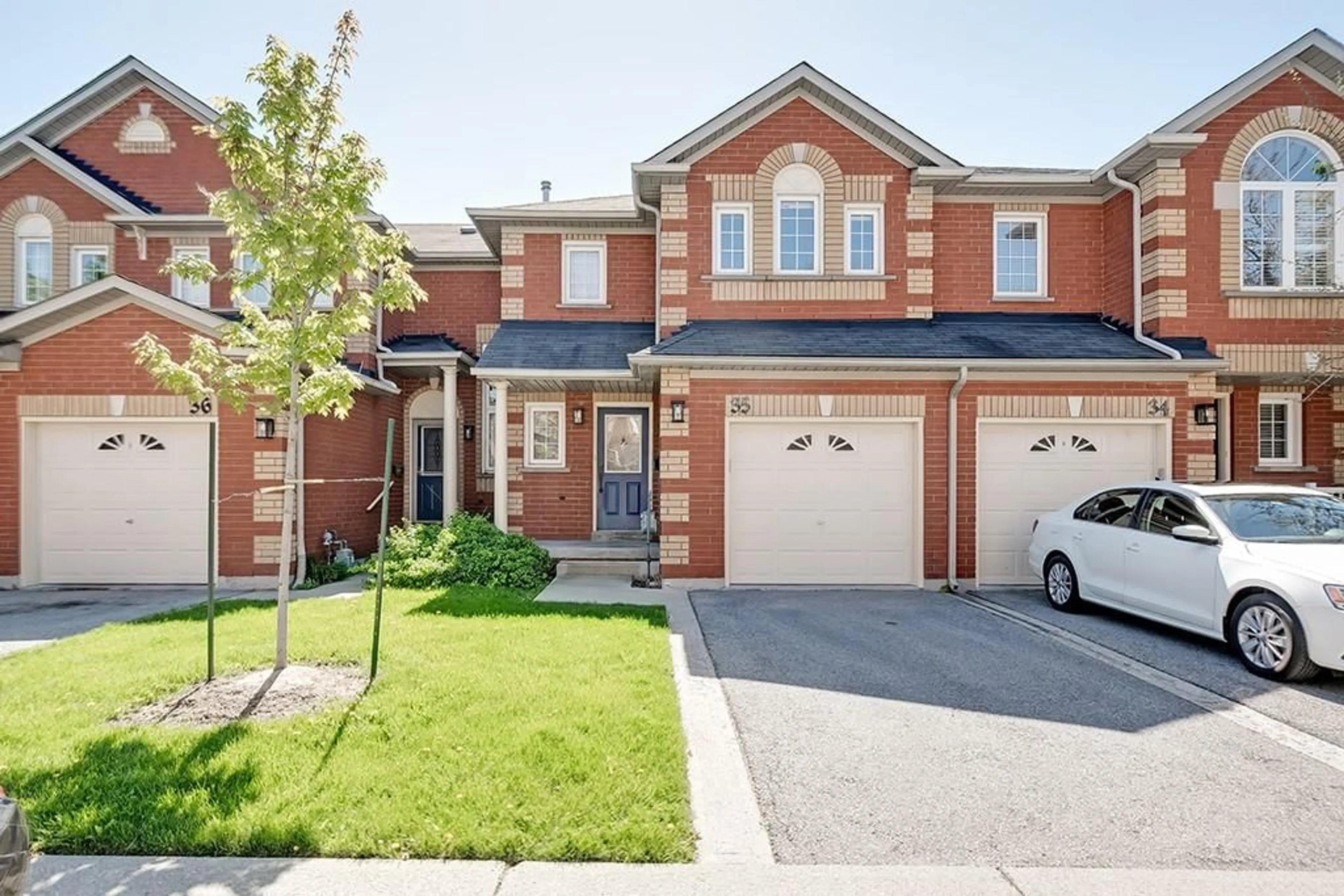 Home with brick exterior material for 2022 ATKINSON Dr #35, Burlington Ontario L7M 4H6