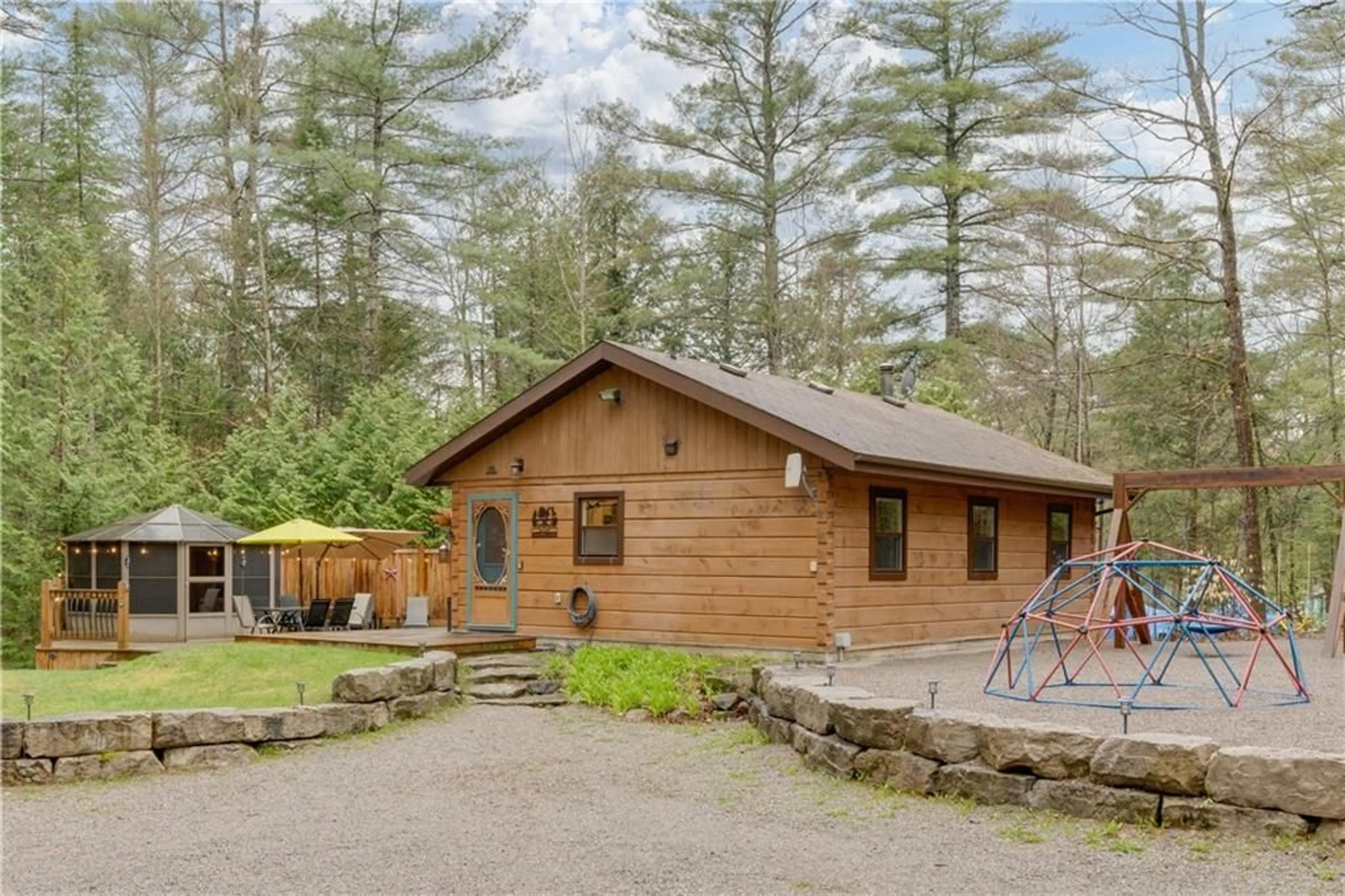 Cottage for 24 EAST CLEAR BAY Rd, Kinmount Ontario K0M 2A0