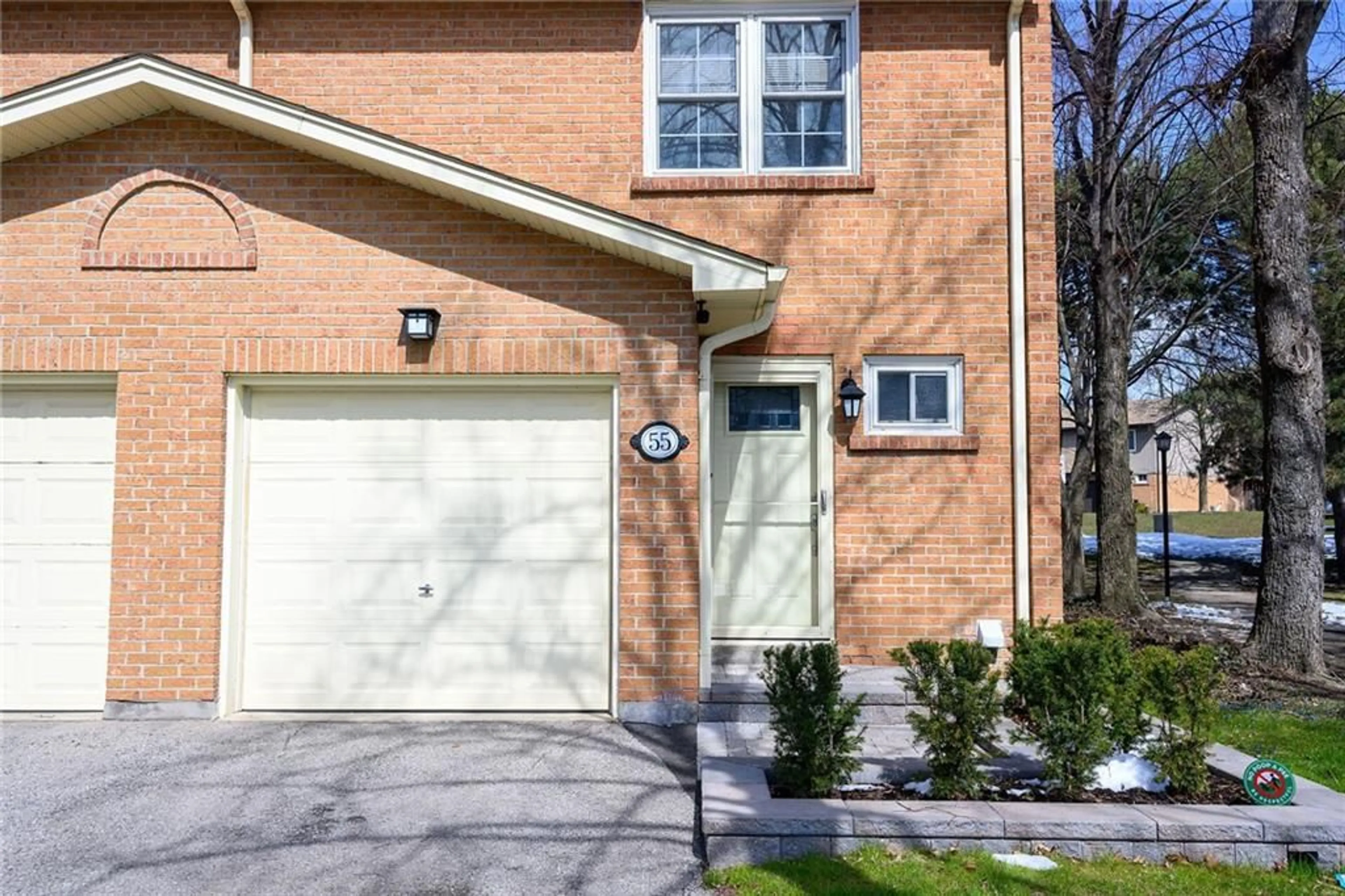 A pic from exterior of the house or condo for 1951 RATHBURN Rd #55, Mississauga Ontario L4W 2N9
