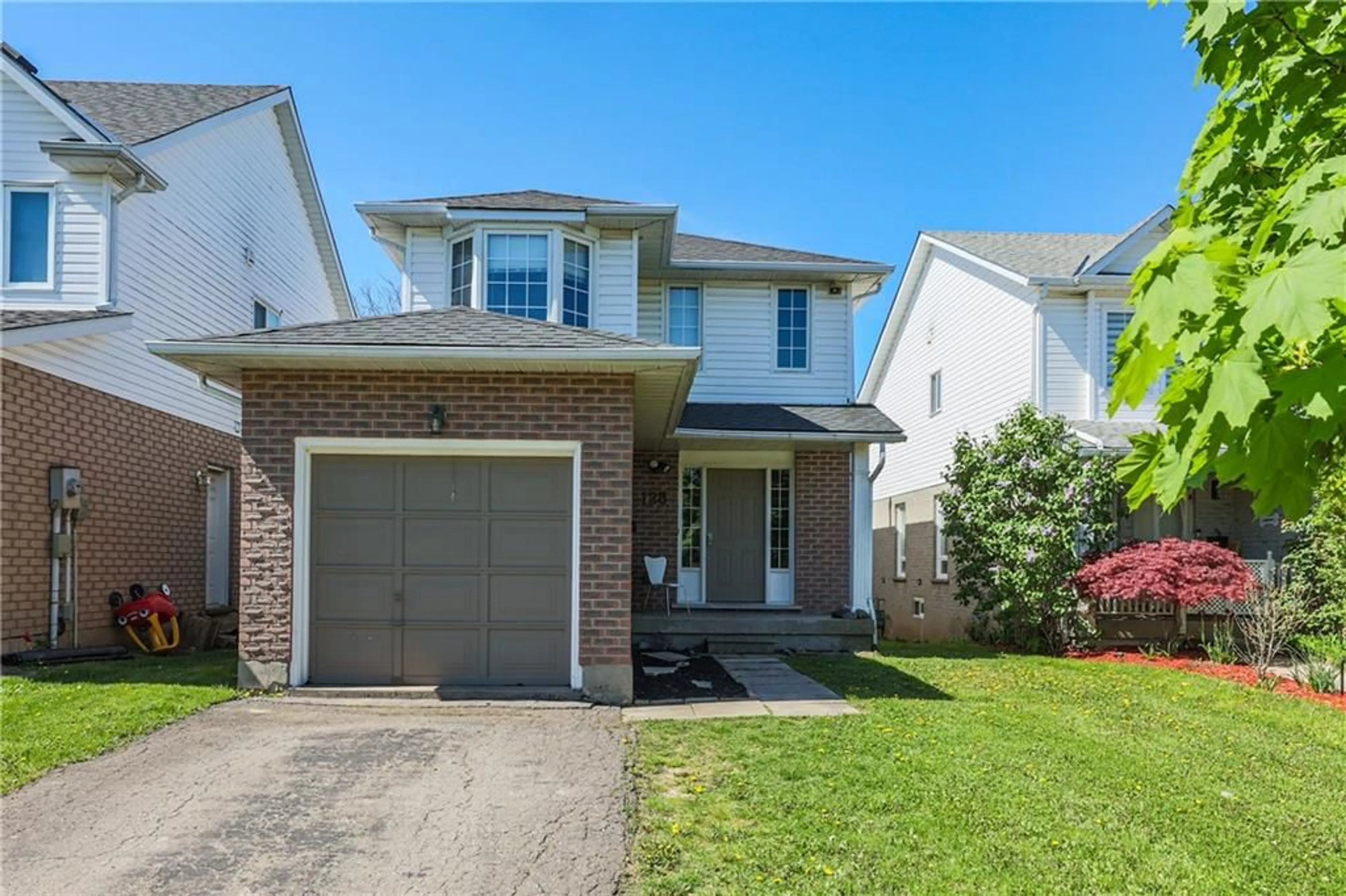 Frontside or backside of a home for 128 SUMMERS Dr, Thorold Ontario L2V 5A1
