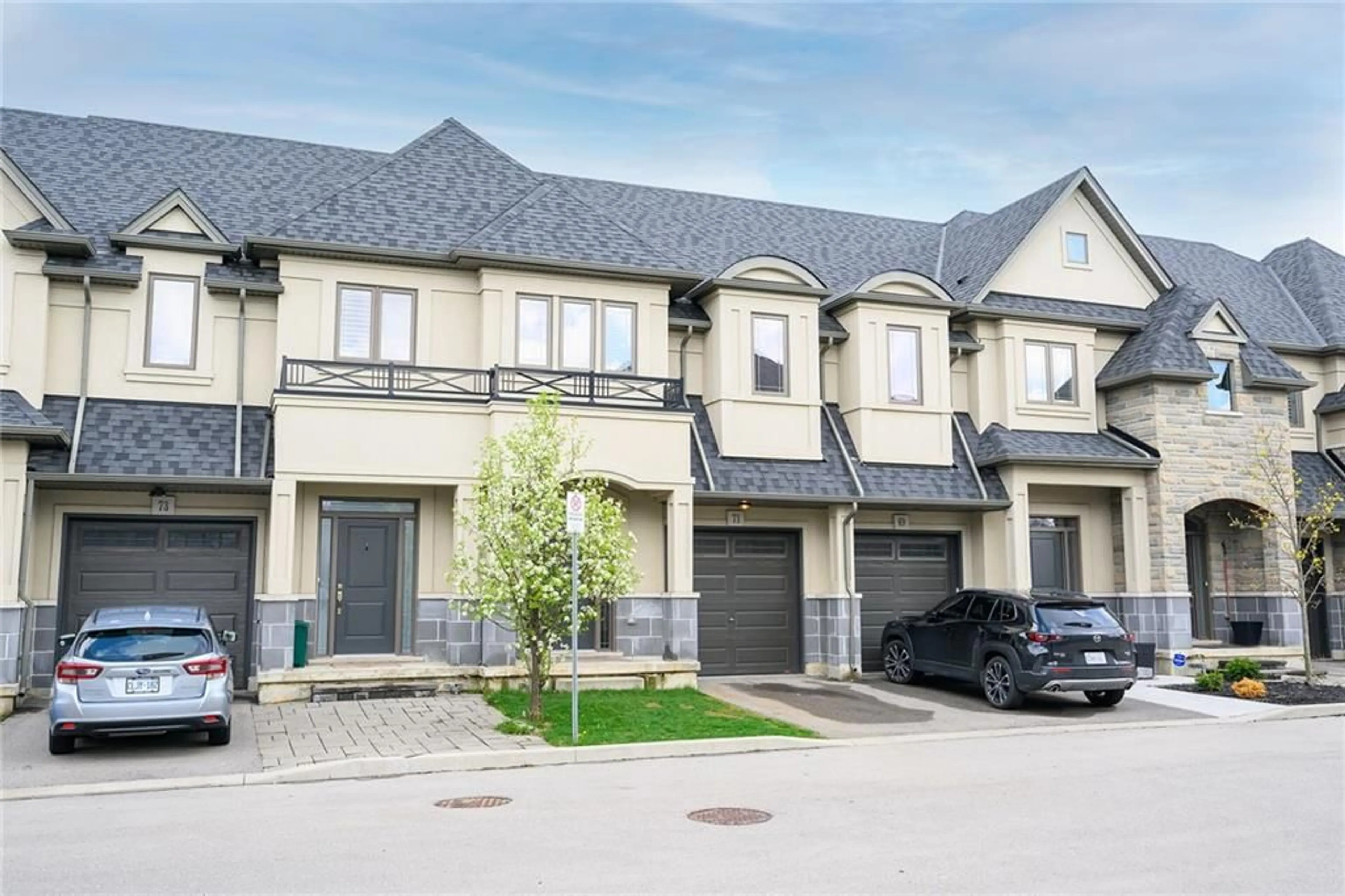 A pic from exterior of the house or condo for 71 SONOMA VALLEY Cres, Hamilton Ontario L9B 0J3