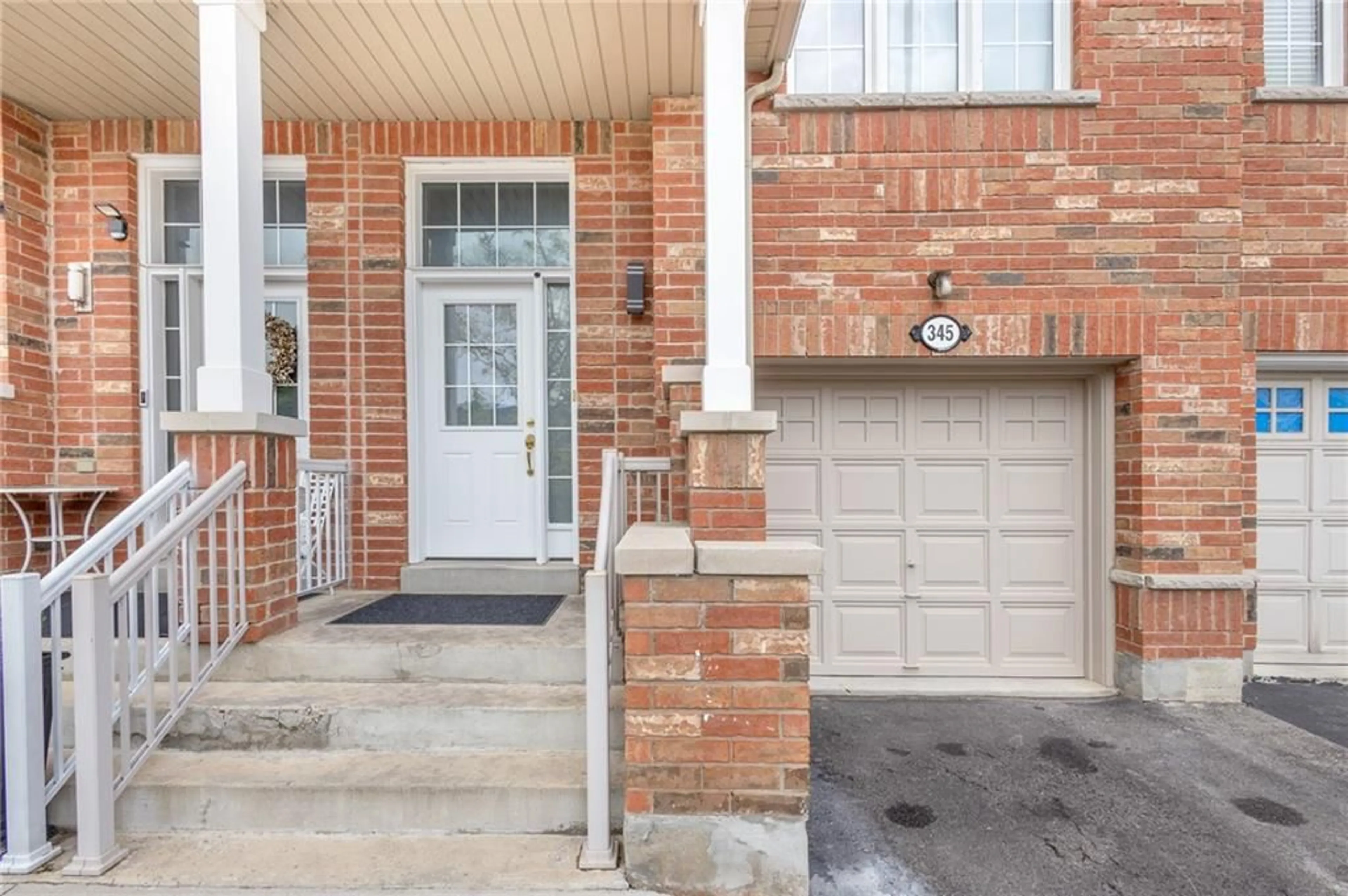 A pic from exterior of the house or condo for 345 ASPENDALE Cres, Mississauga Ontario L5W 0E7